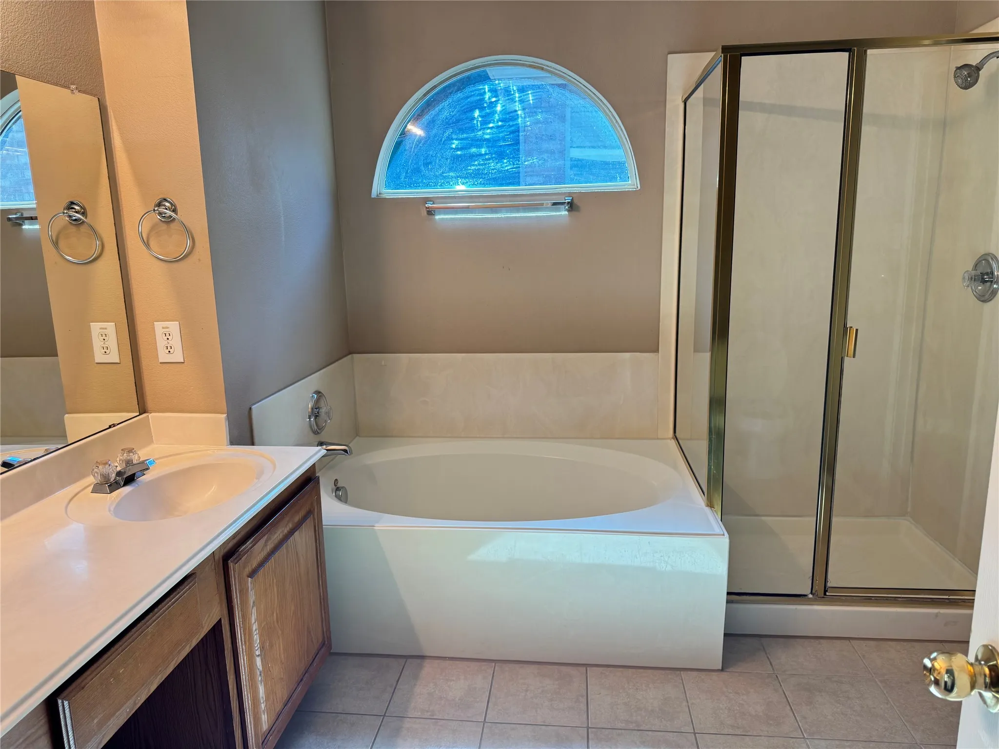 Single Family Residence For Rent in Collin County , 4001 Hawkins Drive, Mc Kinney, Texas 75072, 4 Bedroom, 2 Bathroom, 2 Garage spaces, 2,030 Sqft, built in 2002, mls#21359918, Real Estate Agent in Mc Kinney, Homes For Rent in Collin county, Homes For Rent in Mc Kinney, Realtor in Mc Kinney Texas, Real Estate Brokerage Independent Realty Texas, Luminita Cordes Realtor