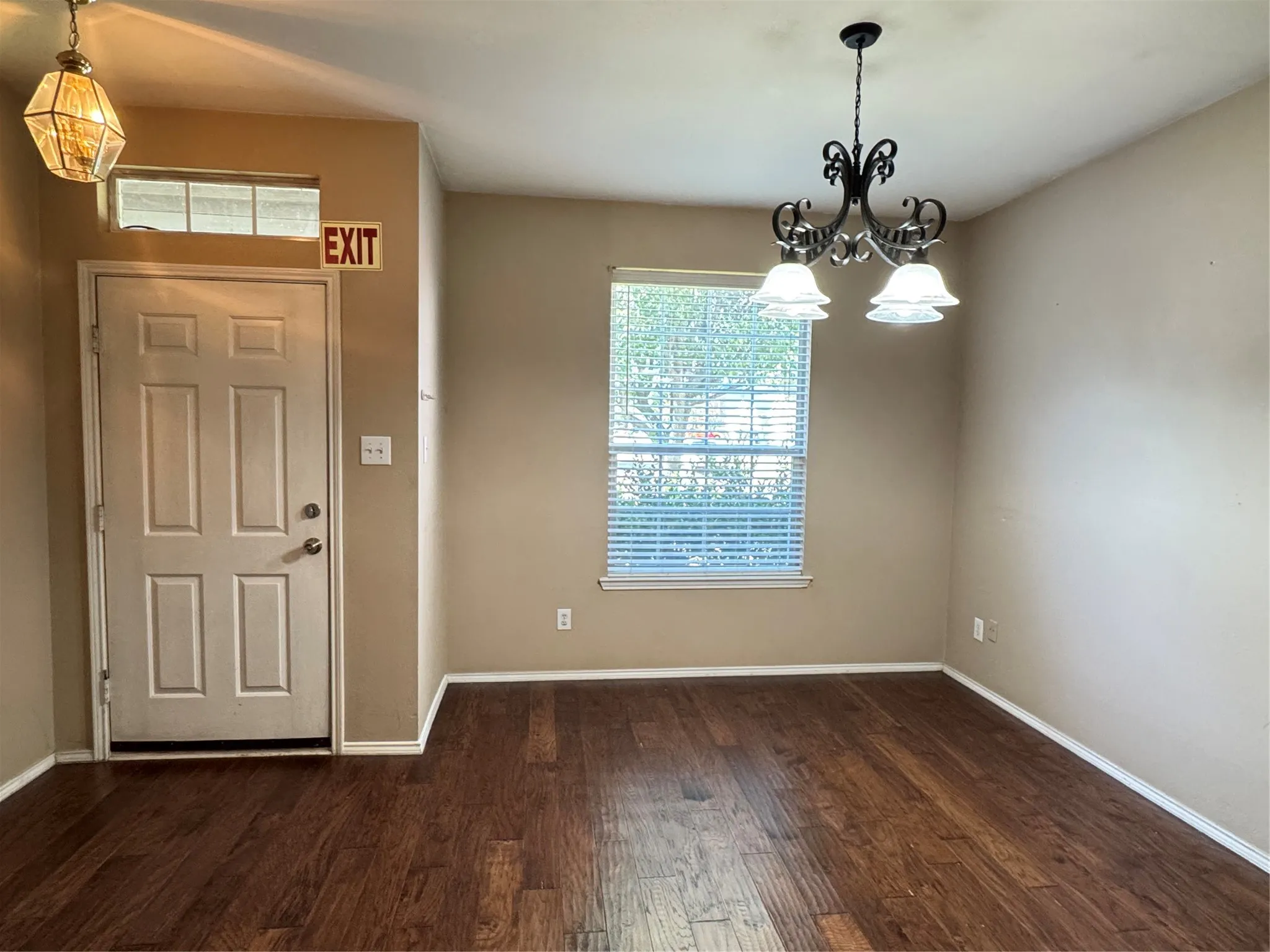 Single Family Residence For Rent in Collin County , 4001 Hawkins Drive, Mc Kinney, Texas 75072, 4 Bedroom, 2 Bathroom, 2 Garage spaces, 2,030 Sqft, built in 2002, mls#21359918, Real Estate Agent in Mc Kinney, Homes For Rent in Collin county, Homes For Rent in Mc Kinney, Realtor in Mc Kinney Texas, Real Estate Brokerage Independent Realty Texas, Luminita Cordes Realtor