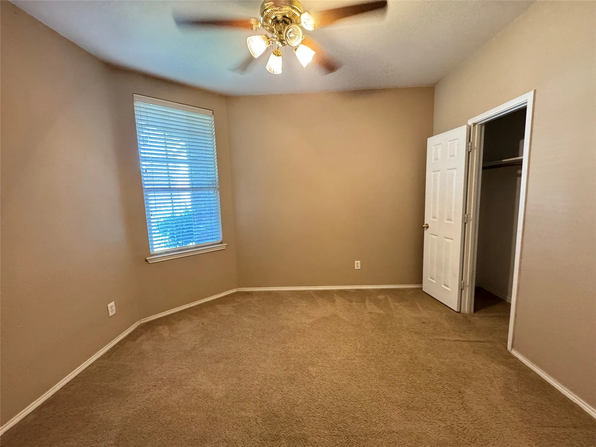Single Family Residence For Rent in Collin County , 4001 Hawkins Drive, Mc Kinney, Texas 75072, 4 Bedroom, 2 Bathroom, 2 Garage spaces, 2,030 Sqft, built in 2002, mls#21359918, Real Estate Agent in Mc Kinney, Homes For Rent in Collin county, Homes For Rent in Mc Kinney, Realtor in Mc Kinney Texas, Real Estate Brokerage Independent Realty Texas, Luminita Cordes Realtor