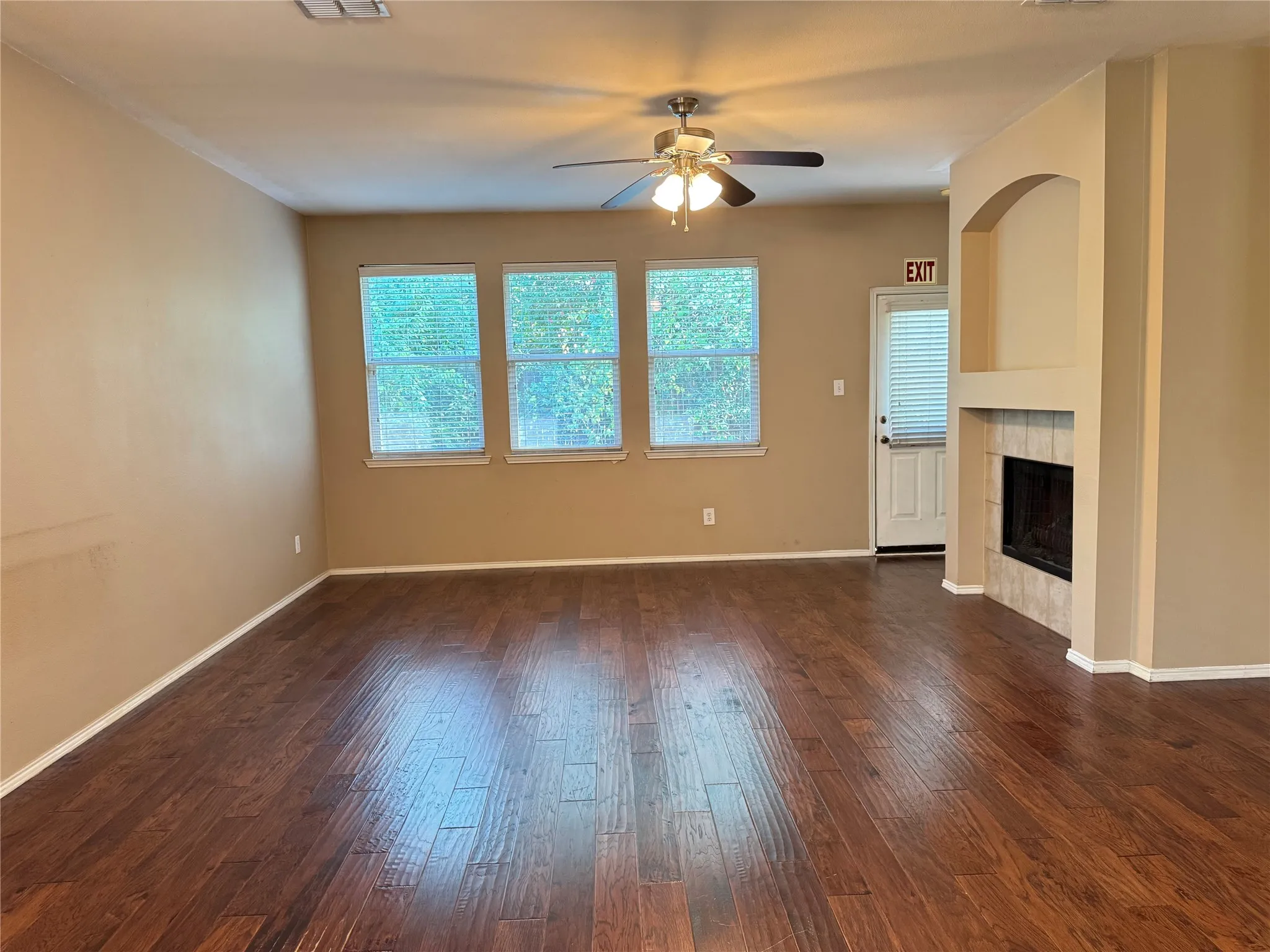 Single Family Residence For Rent in Collin County , 4001 Hawkins Drive, Mc Kinney, Texas 75072, 4 Bedroom, 2 Bathroom, 2 Garage spaces, 2,030 Sqft, built in 2002, mls#21359918, Real Estate Agent in Mc Kinney, Homes For Rent in Collin county, Homes For Rent in Mc Kinney, Realtor in Mc Kinney Texas, Real Estate Brokerage Independent Realty Texas, Luminita Cordes Realtor