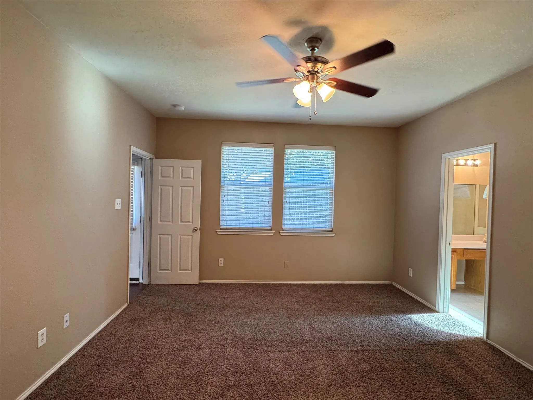 Single Family Residence For Rent in Collin County , 4001 Hawkins Drive, Mc Kinney, Texas 75072, 4 Bedroom, 2 Bathroom, 2 Garage spaces, 2,030 Sqft, built in 2002, mls#21359918, Real Estate Agent in Mc Kinney, Homes For Rent in Collin county, Homes For Rent in Mc Kinney, Realtor in Mc Kinney Texas, Real Estate Brokerage Independent Realty Texas, Luminita Cordes Realtor