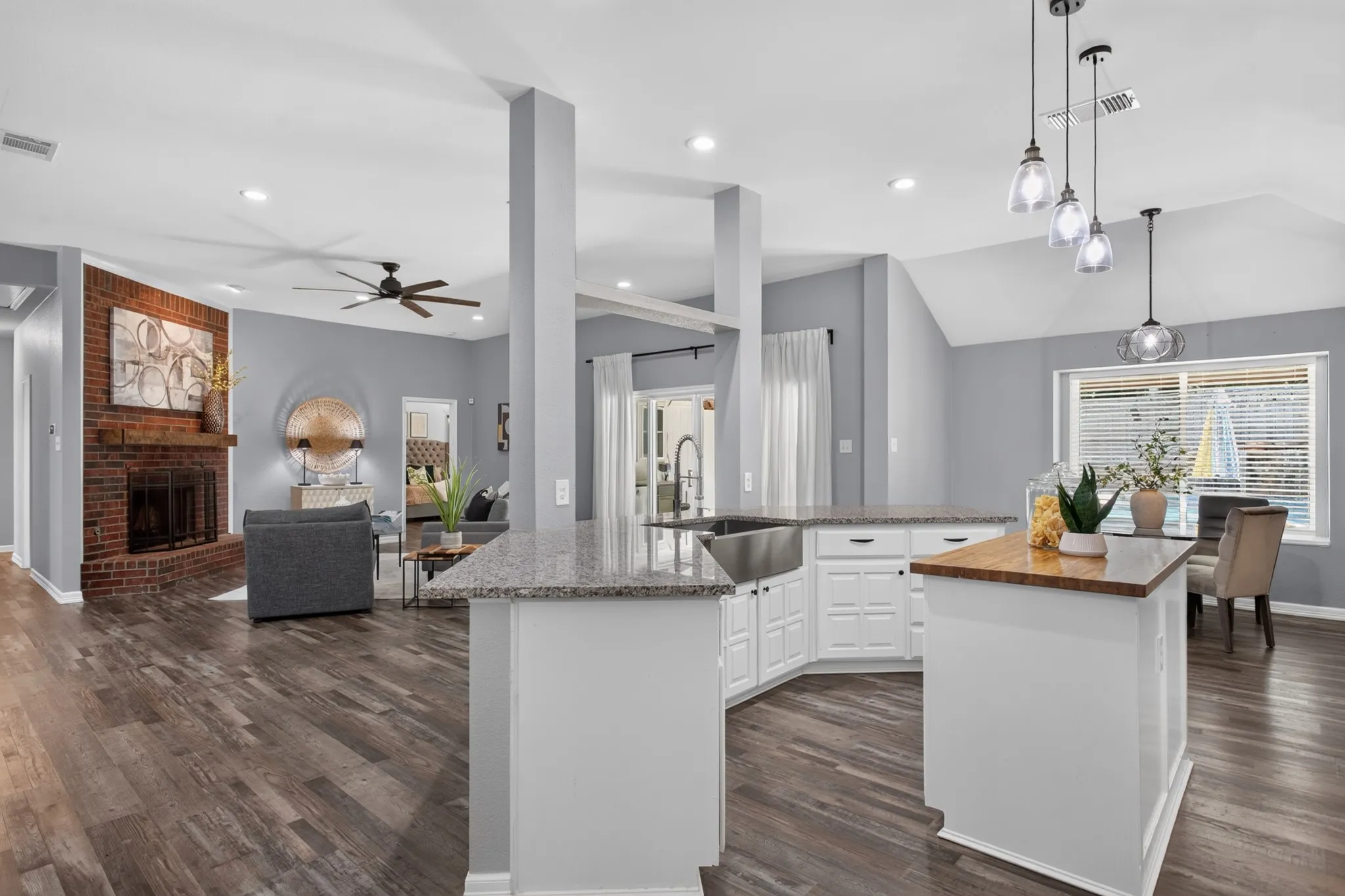 Single Family Residence For Sale in Rockwall County , 987 Midnight Pass, Rockwall, Texas 75087, 4 Bedroom, 2 Bathroom, 2 Garage spaces, 2,289 Sqft, built in 1998, mls#21336279, Real Estate Agent in Rockwall, Homes For Sale in Rockwall county, Homes For Sale in Rockwall, Realtor in Rockwall Texas, Real Estate Brokerage Independent Realty Texas, Luminita Cordes Realtor