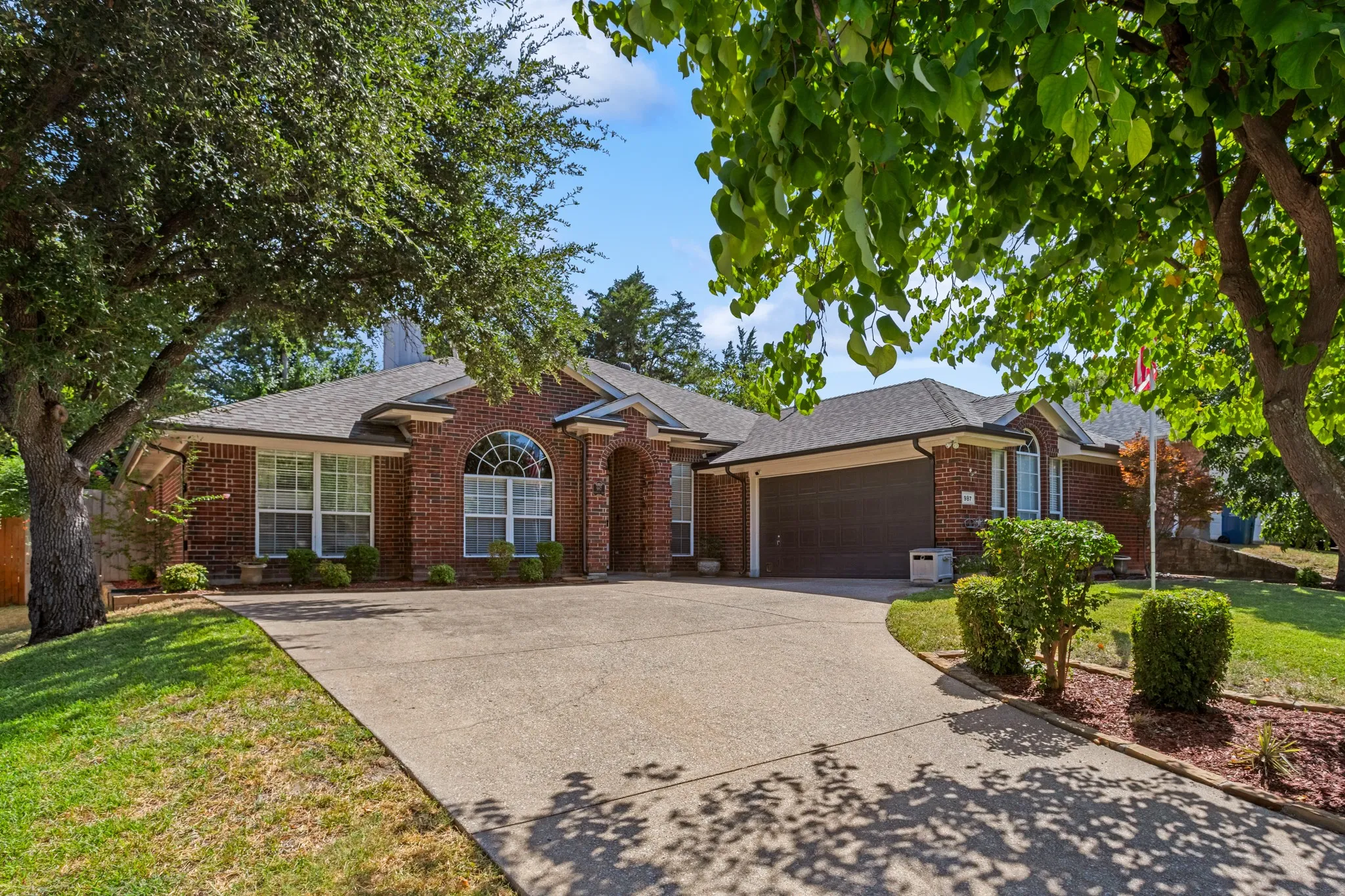 Single Family Residence For Sale in Rockwall County , 987 Midnight Pass, Rockwall, Texas 75087, 4 Bedroom, 2 Bathroom, 2 Garage spaces, 2,289 Sqft, built in 1998, mls#21336279, Real Estate Agent in Rockwall, Homes For Sale in Rockwall county, Homes For Sale in Rockwall, Realtor in Rockwall Texas, Real Estate Brokerage Independent Realty Texas, Luminita Cordes Realtor