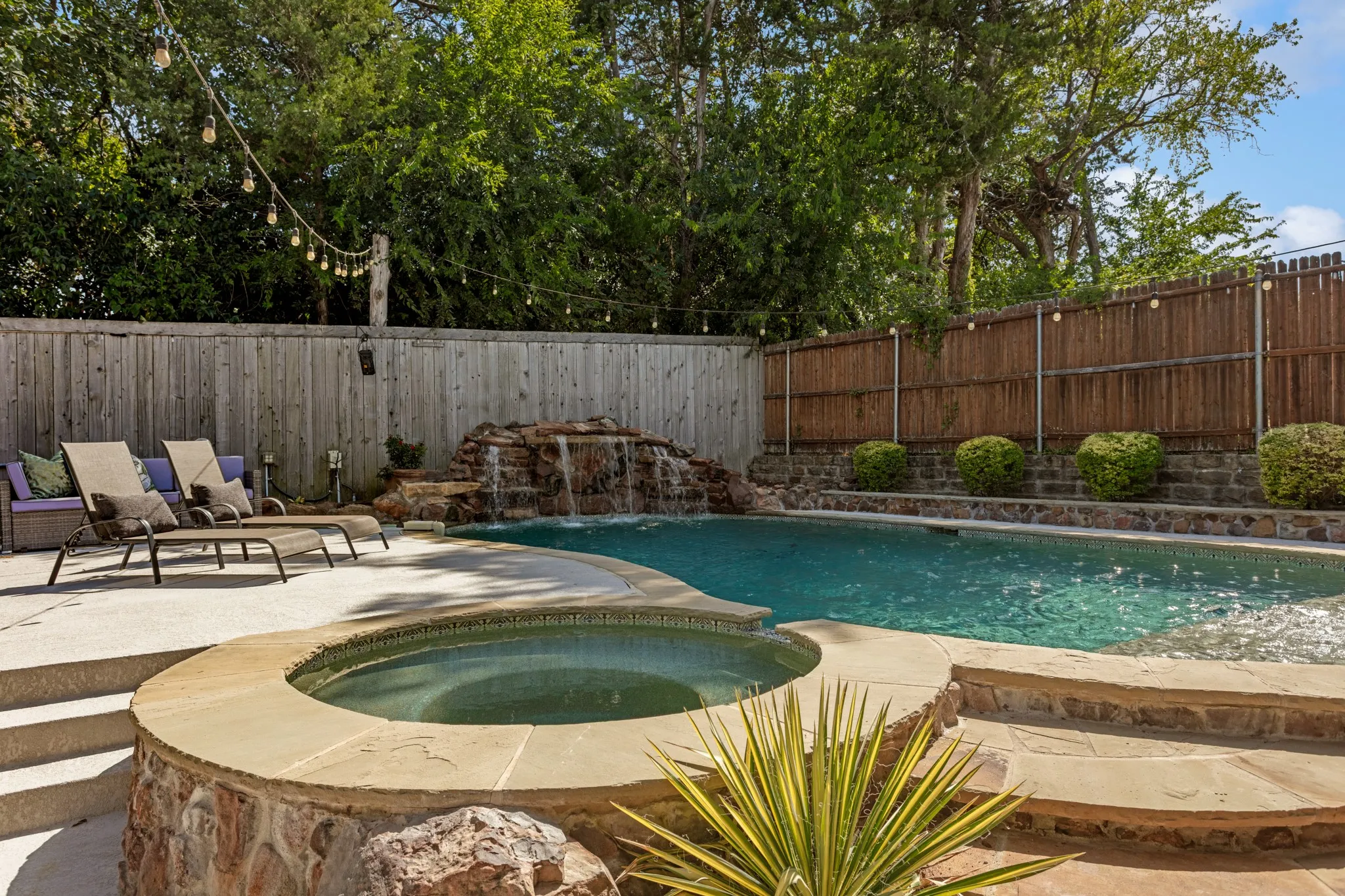 Single Family Residence For Sale in Rockwall County , 987 Midnight Pass, Rockwall, Texas 75087, 4 Bedroom, 2 Bathroom, 2 Garage spaces, 2,289 Sqft, built in 1998, mls#21336279, Real Estate Agent in Rockwall, Homes For Sale in Rockwall county, Homes For Sale in Rockwall, Realtor in Rockwall Texas, Real Estate Brokerage Independent Realty Texas, Luminita Cordes Realtor