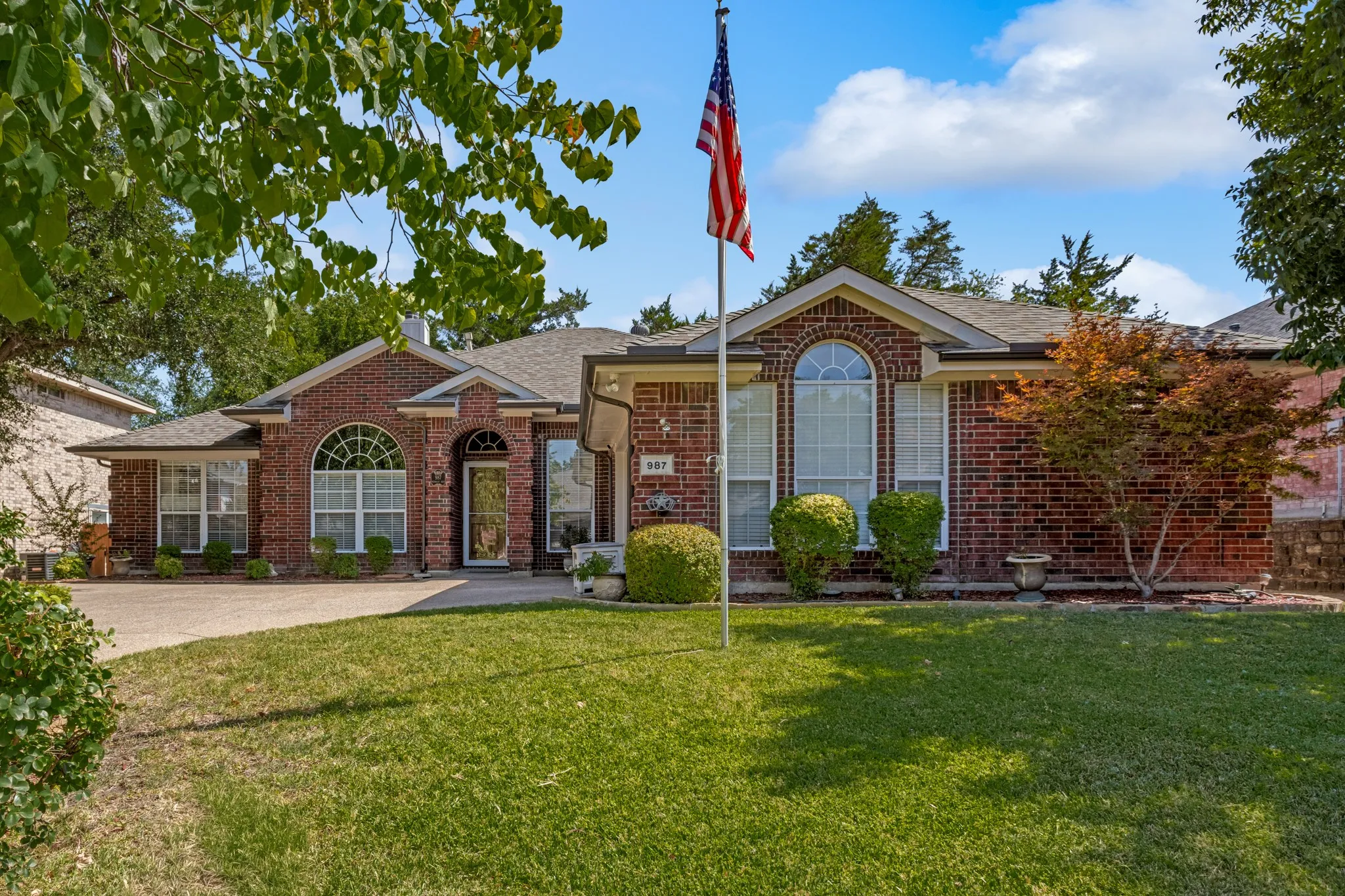 Single Family Residence For Sale in Rockwall County , 987 Midnight Pass, Rockwall, Texas 75087, 4 Bedroom, 2 Bathroom, 2 Garage spaces, 2,289 Sqft, built in 1998, mls#21336279, Real Estate Agent in Rockwall, Homes For Sale in Rockwall county, Homes For Sale in Rockwall, Realtor in Rockwall Texas, Real Estate Brokerage Independent Realty Texas, Luminita Cordes Realtor