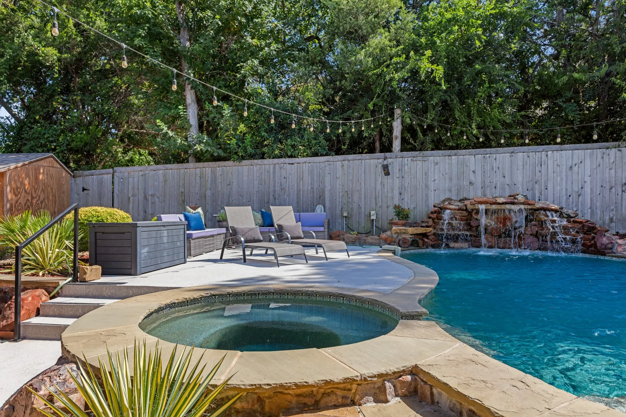 Single Family Residence For Sale in Rockwall County , 987 Midnight Pass, Rockwall, Texas 75087, 4 Bedroom, 2 Bathroom, 2 Garage spaces, 2,289 Sqft, built in 1998, mls#21336279, Real Estate Agent in Rockwall, Homes For Sale in Rockwall county, Homes For Sale in Rockwall, Realtor in Rockwall Texas, Real Estate Brokerage Independent Realty Texas, Luminita Cordes Realtor