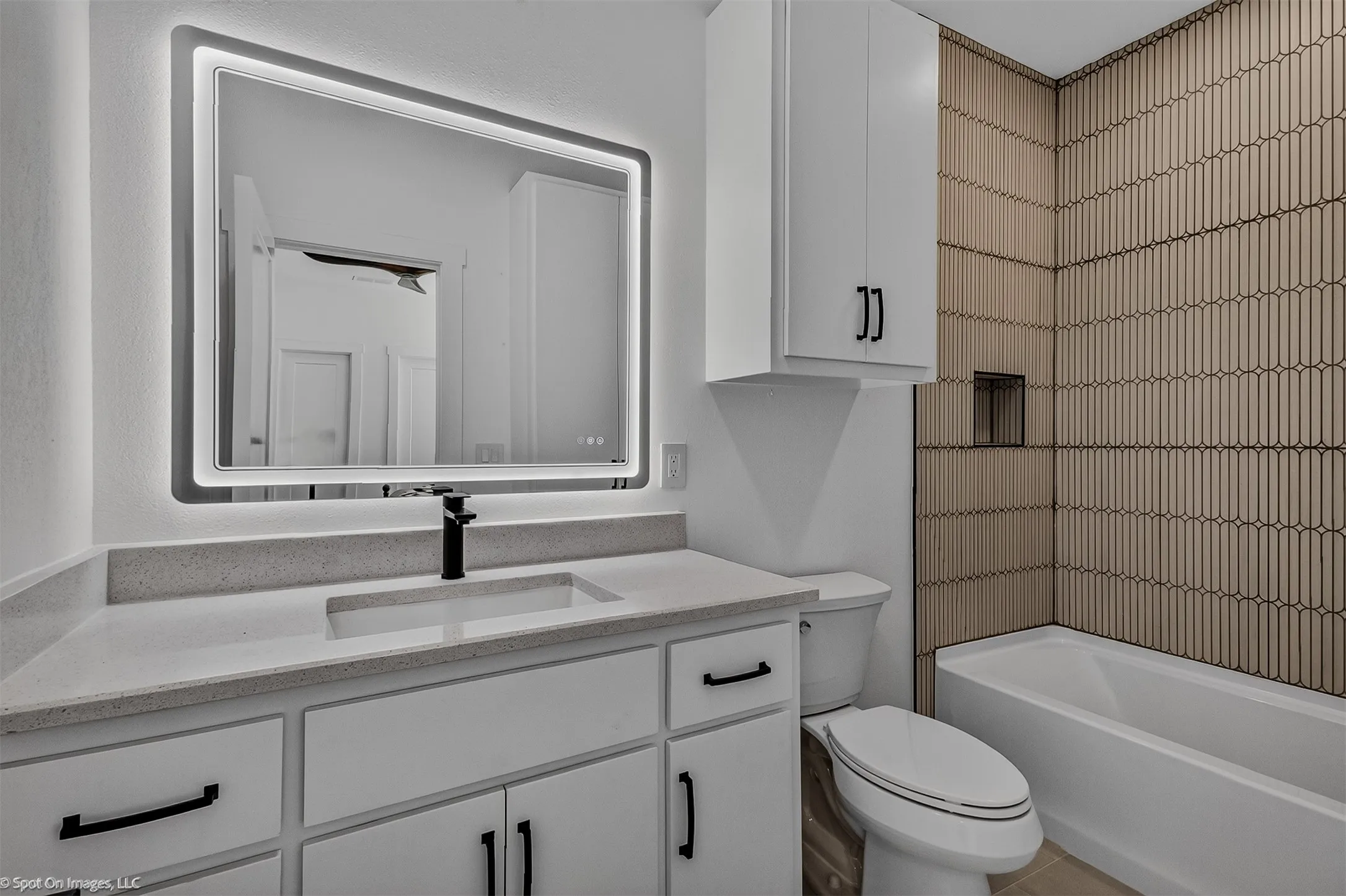 Primary bath with quartz vanity