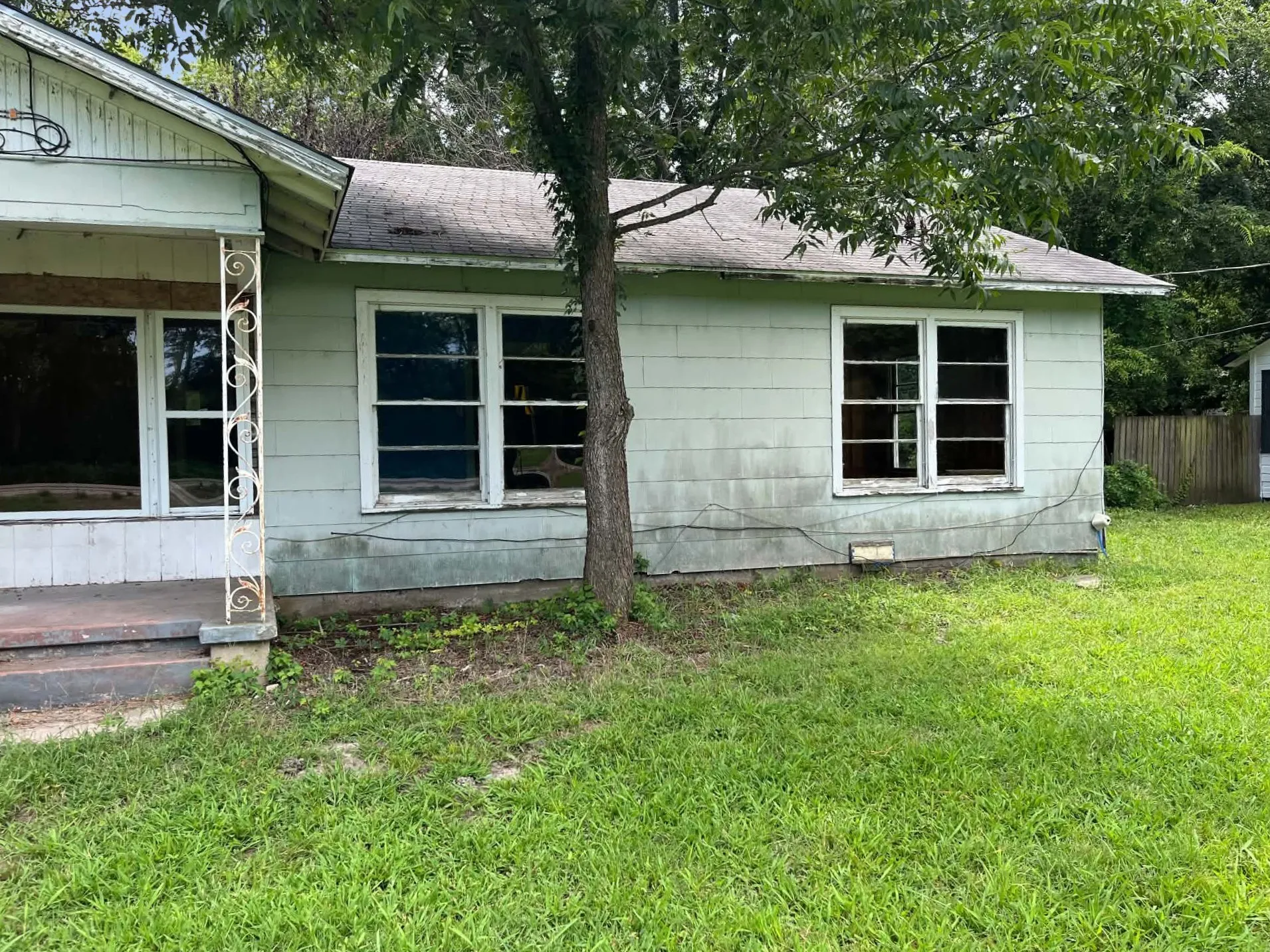 Farm For Sale in Hunt County , 5457 Fm 2874, Commerce, Texas 75428, 4 Bedroom, 2 Bathroom, 2 Garage spaces, 2,020 Sqft, built in 1975, mls#21363533, Real Estate Agent in Commerce, Homes For Sale in Hunt county, Homes For Sale in Commerce, Realtor in Commerce Texas, Real Estate Brokerage Independent Realty Texas, Luminita Cordes Realtor