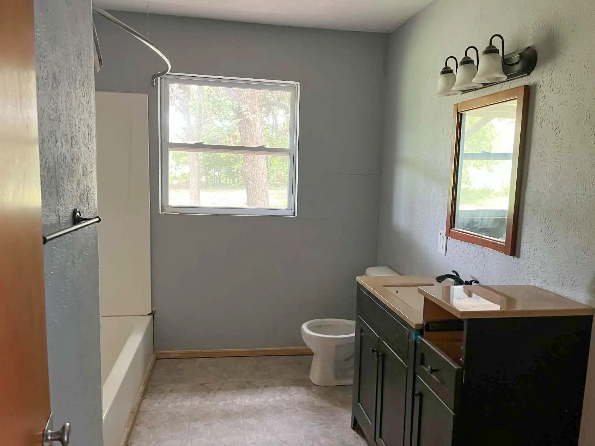 Farm For Sale in Hunt County , 5457 Fm 2874, Commerce, Texas 75428, 4 Bedroom, 2 Bathroom, 2 Garage spaces, 2,020 Sqft, built in 1975, mls#21363533, Real Estate Agent in Commerce, Homes For Sale in Hunt county, Homes For Sale in Commerce, Realtor in Commerce Texas, Real Estate Brokerage Independent Realty Texas, Luminita Cordes Realtor