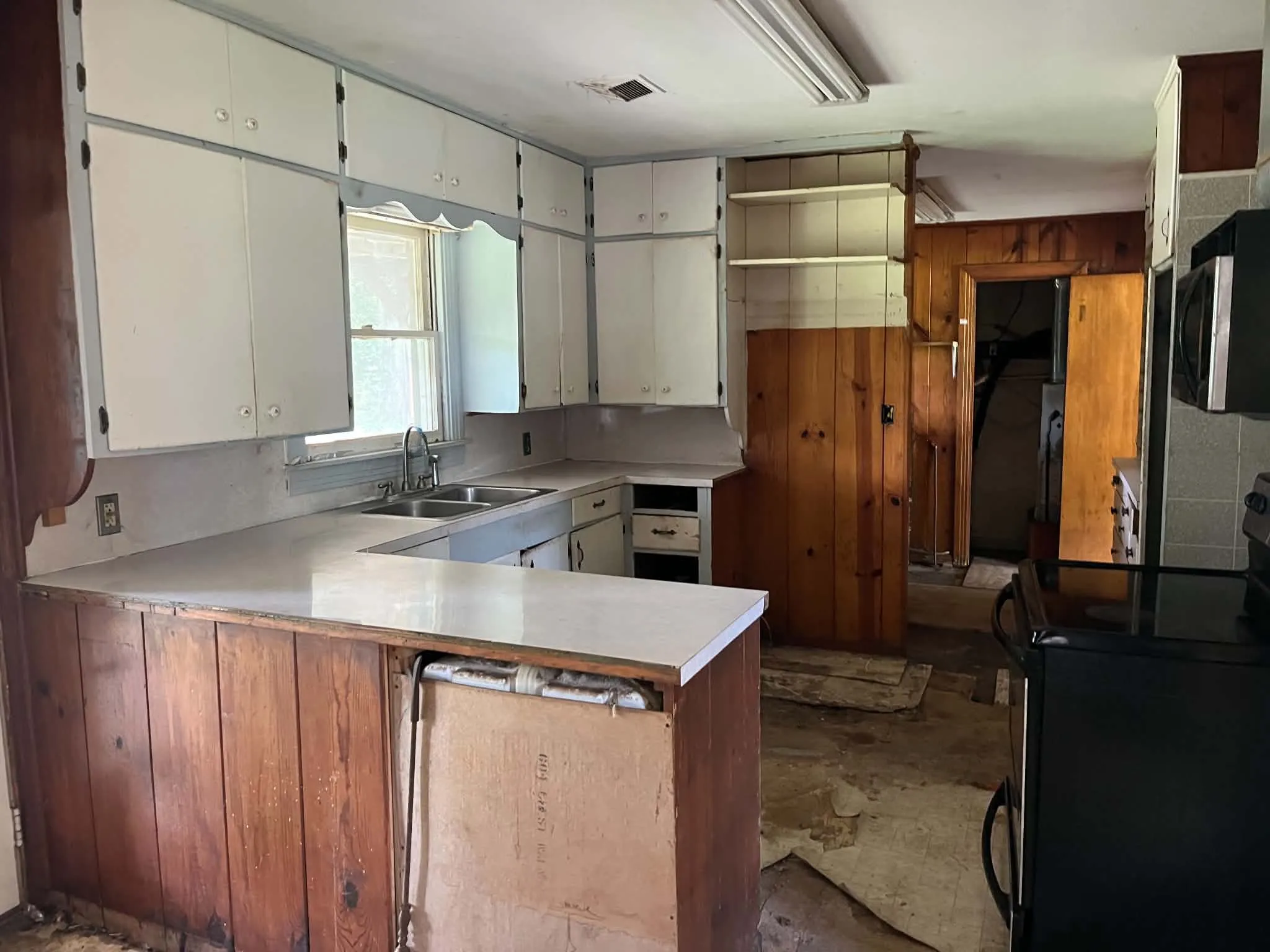 Farm For Sale in Hunt County , 5457 Fm 2874, Commerce, Texas 75428, 4 Bedroom, 2 Bathroom, 2 Garage spaces, 2,020 Sqft, built in 1975, mls#21363533, Real Estate Agent in Commerce, Homes For Sale in Hunt county, Homes For Sale in Commerce, Realtor in Commerce Texas, Real Estate Brokerage Independent Realty Texas, Luminita Cordes Realtor
