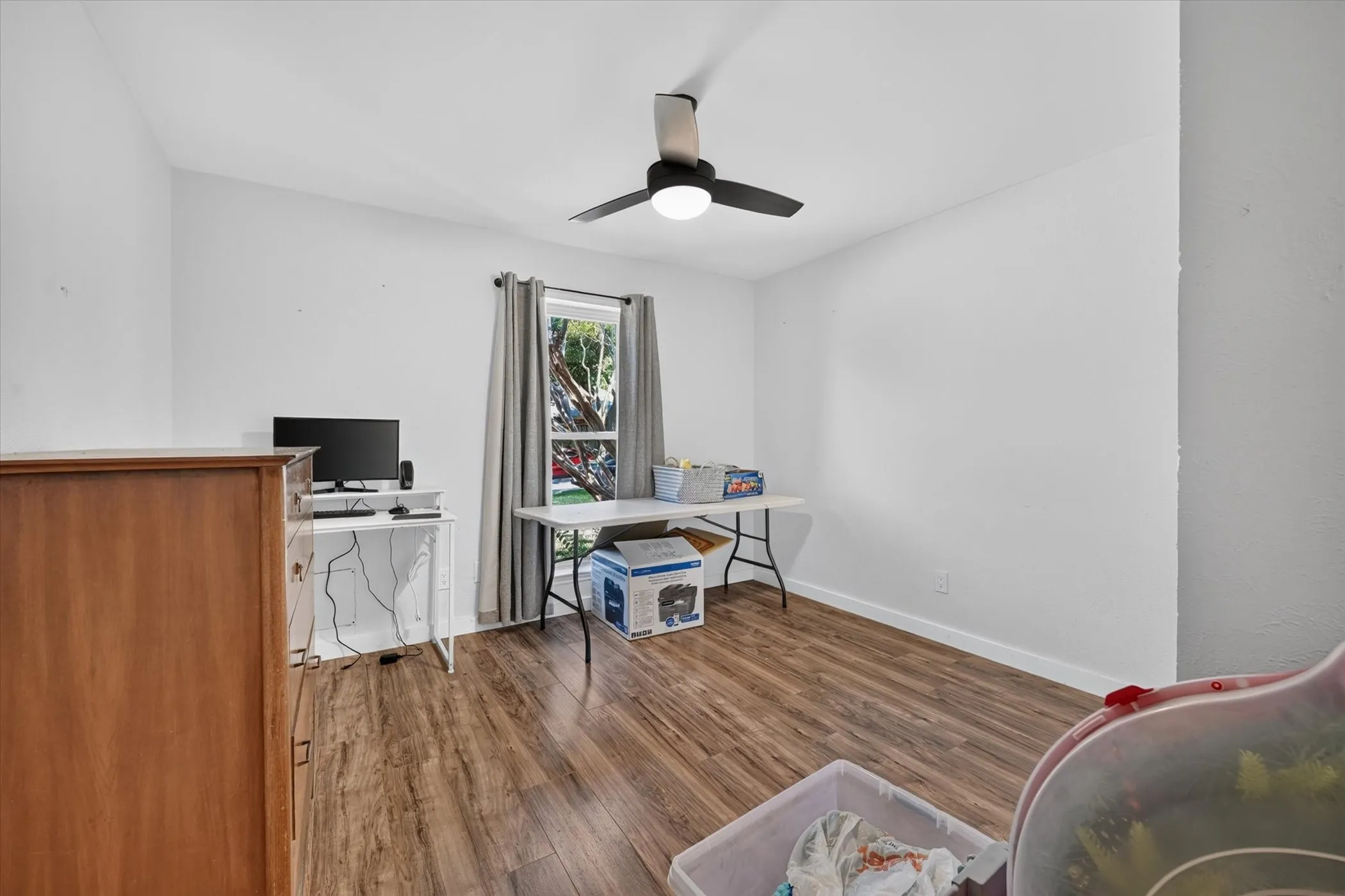 Single Family Residence For Sale in Collin County , 802 Green Brook Drive, Allen, Texas 75002, 3 Bedroom, 2 Bathroom, 2 Garage spaces, 1,999 Sqft, built in 1982, mls#21363527, Real Estate Agent in Allen, Homes For Sale in Collin county, Homes For Sale in Allen, Realtor in Allen Texas, Real Estate Brokerage Independent Realty Texas, Luminita Cordes Realtor