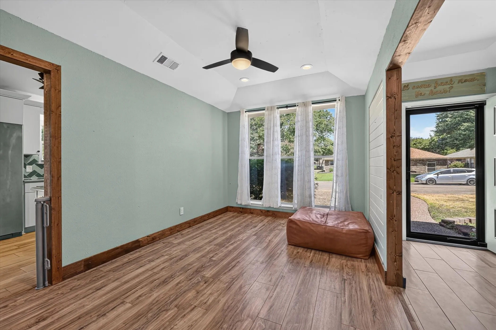 Single Family Residence For Sale in Collin County , 802 Green Brook Drive, Allen, Texas 75002, 3 Bedroom, 2 Bathroom, 2 Garage spaces, 1,999 Sqft, built in 1982, mls#21363527, Real Estate Agent in Allen, Homes For Sale in Collin county, Homes For Sale in Allen, Realtor in Allen Texas, Real Estate Brokerage Independent Realty Texas, Luminita Cordes Realtor