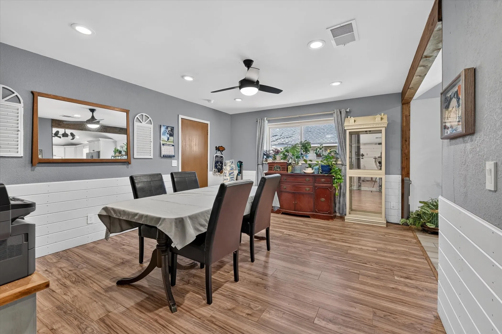 Single Family Residence For Sale in Collin County , 802 Green Brook Drive, Allen, Texas 75002, 3 Bedroom, 2 Bathroom, 2 Garage spaces, 1,999 Sqft, built in 1982, mls#21363527, Real Estate Agent in Allen, Homes For Sale in Collin county, Homes For Sale in Allen, Realtor in Allen Texas, Real Estate Brokerage Independent Realty Texas, Luminita Cordes Realtor