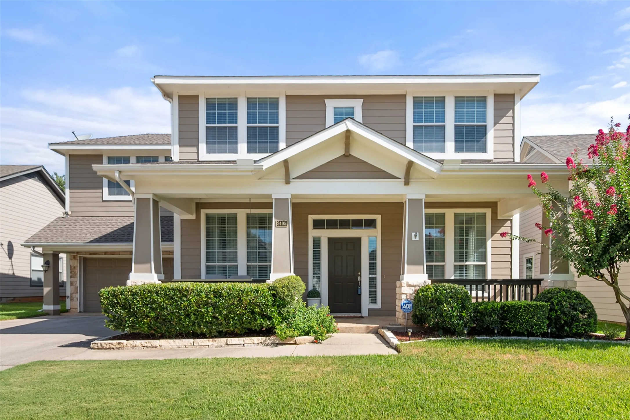 Single Family Residence For Sale in Tarrant County , 2405 Moon Dance Court, Arlington, Texas 76001, 4 Bedroom, 4 Bathroom, 2 Garage spaces, 3,458 Sqft, built in 2002, mls#21362491, Real Estate Agent in Arlington, Homes For Sale in Tarrant county, Homes For Sale in Arlington, Realtor in Arlington Texas, Real Estate Brokerage Independent Realty Texas, Luminita Cordes Realtor