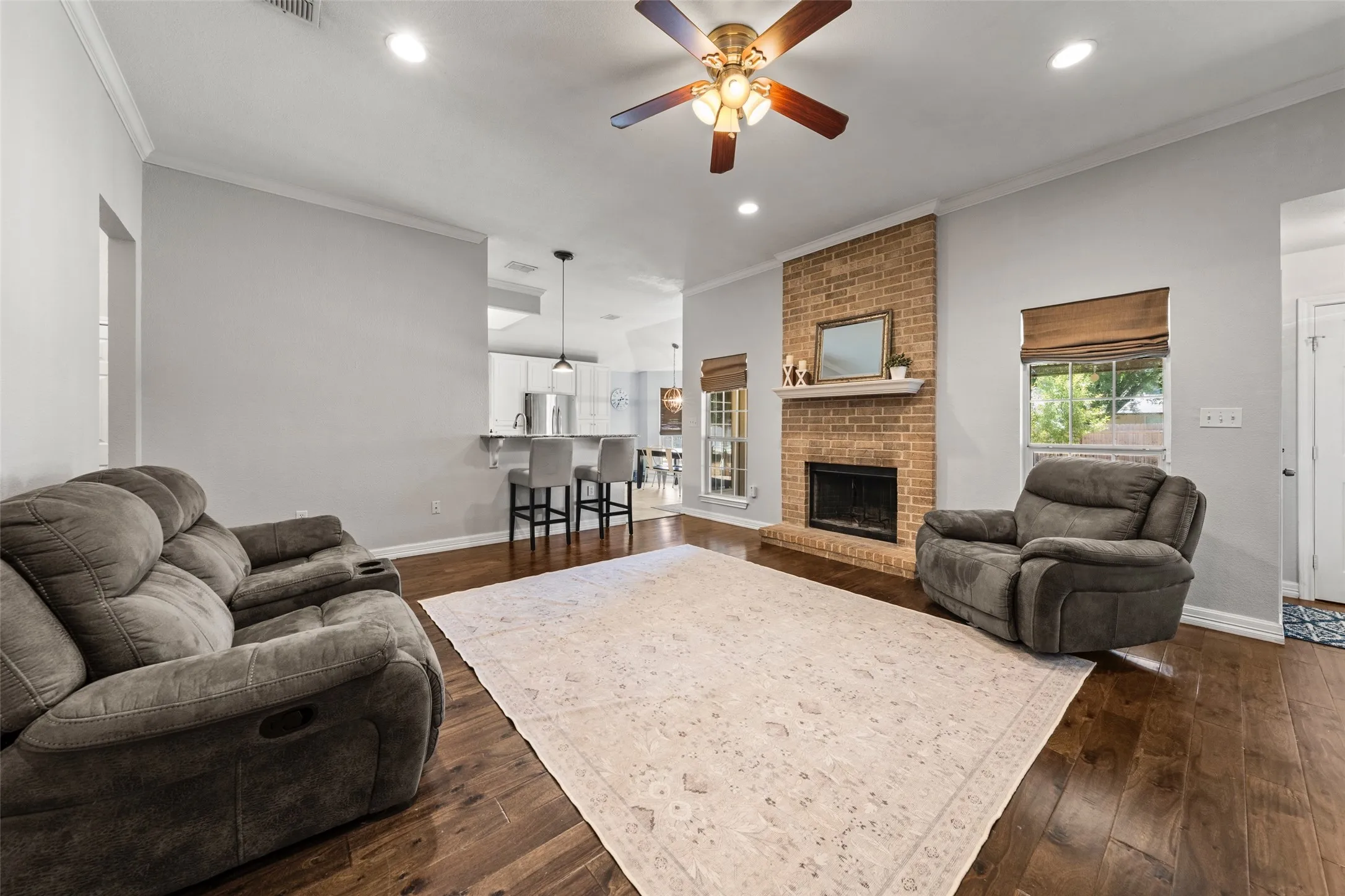 Single Family Residence For Sale in Mc Lennan County , 643 Woodard Lane, Bruceville Eddy, Texas 76630, 3 Bedroom, 2 Bathroom, 2 Garage spaces, 1,707 Sqft, built in 2005, mls#21363032, Real Estate Agent in Bruceville Eddy, Homes For Sale in Mc Lennan county, Homes For Sale in Bruceville Eddy, Realtor in Bruceville Eddy Texas, Real Estate Brokerage Independent Realty Texas, Luminita Cordes Realtor