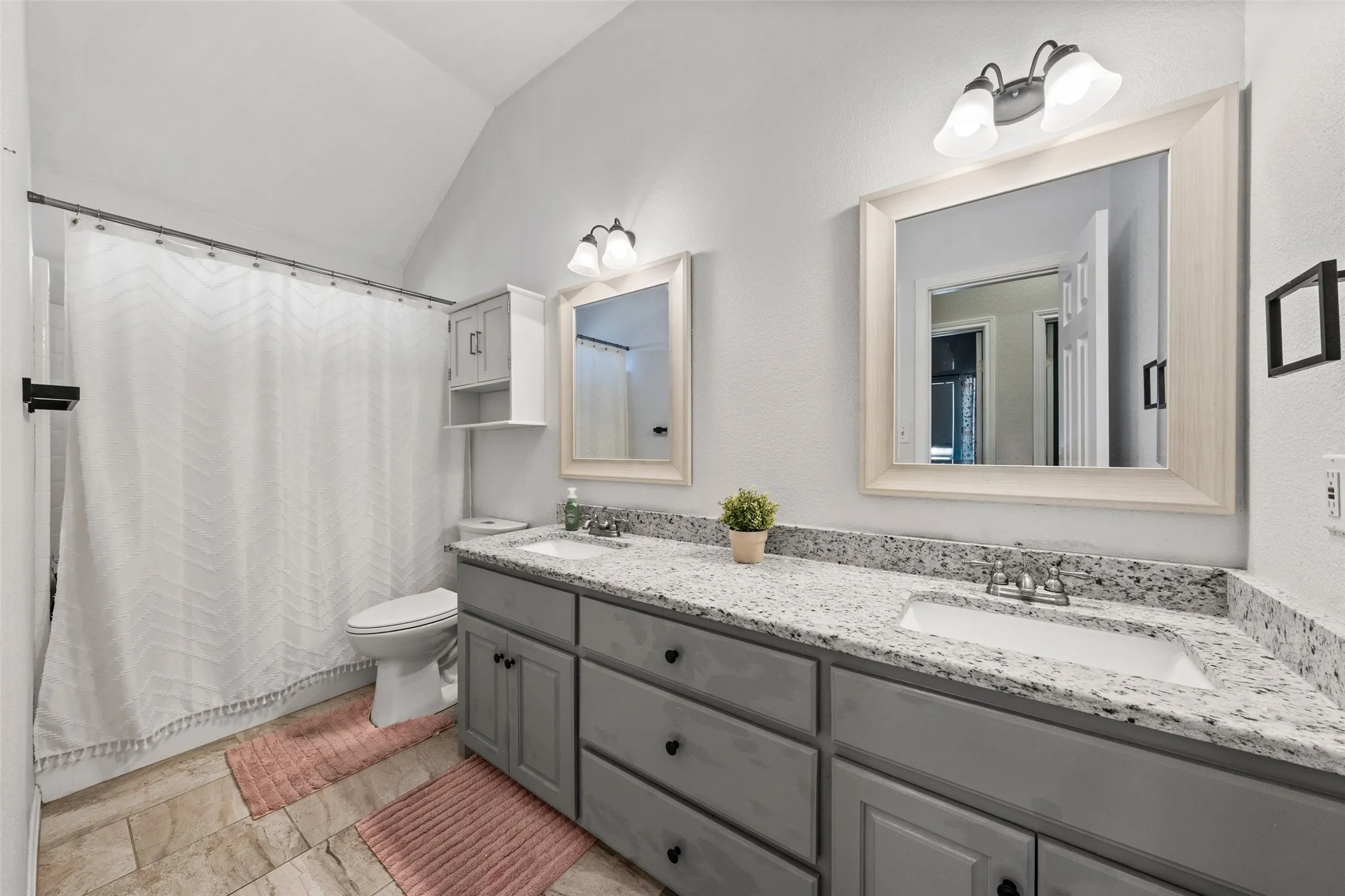 Single Family Residence For Sale in Mc Lennan County , 643 Woodard Lane, Bruceville Eddy, Texas 76630, 3 Bedroom, 2 Bathroom, 2 Garage spaces, 1,707 Sqft, built in 2005, mls#21363032, Real Estate Agent in Bruceville Eddy, Homes For Sale in Mc Lennan county, Homes For Sale in Bruceville Eddy, Realtor in Bruceville Eddy Texas, Real Estate Brokerage Independent Realty Texas, Luminita Cordes Realtor