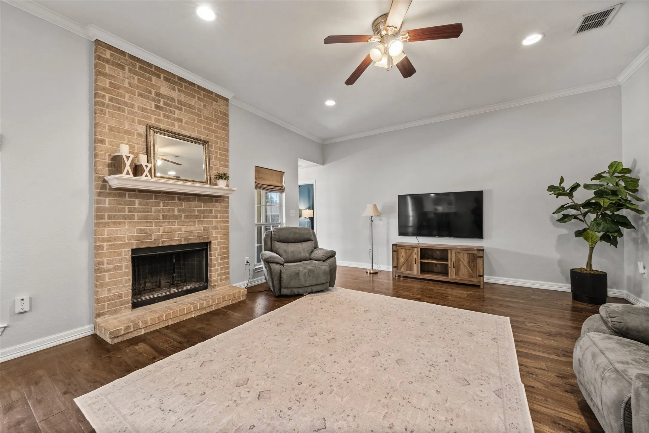 Single Family Residence For Sale in Mc Lennan County , 643 Woodard Lane, Bruceville Eddy, Texas 76630, 3 Bedroom, 2 Bathroom, 2 Garage spaces, 1,707 Sqft, built in 2005, mls#21363032, Real Estate Agent in Bruceville Eddy, Homes For Sale in Mc Lennan county, Homes For Sale in Bruceville Eddy, Realtor in Bruceville Eddy Texas, Real Estate Brokerage Independent Realty Texas, Luminita Cordes Realtor