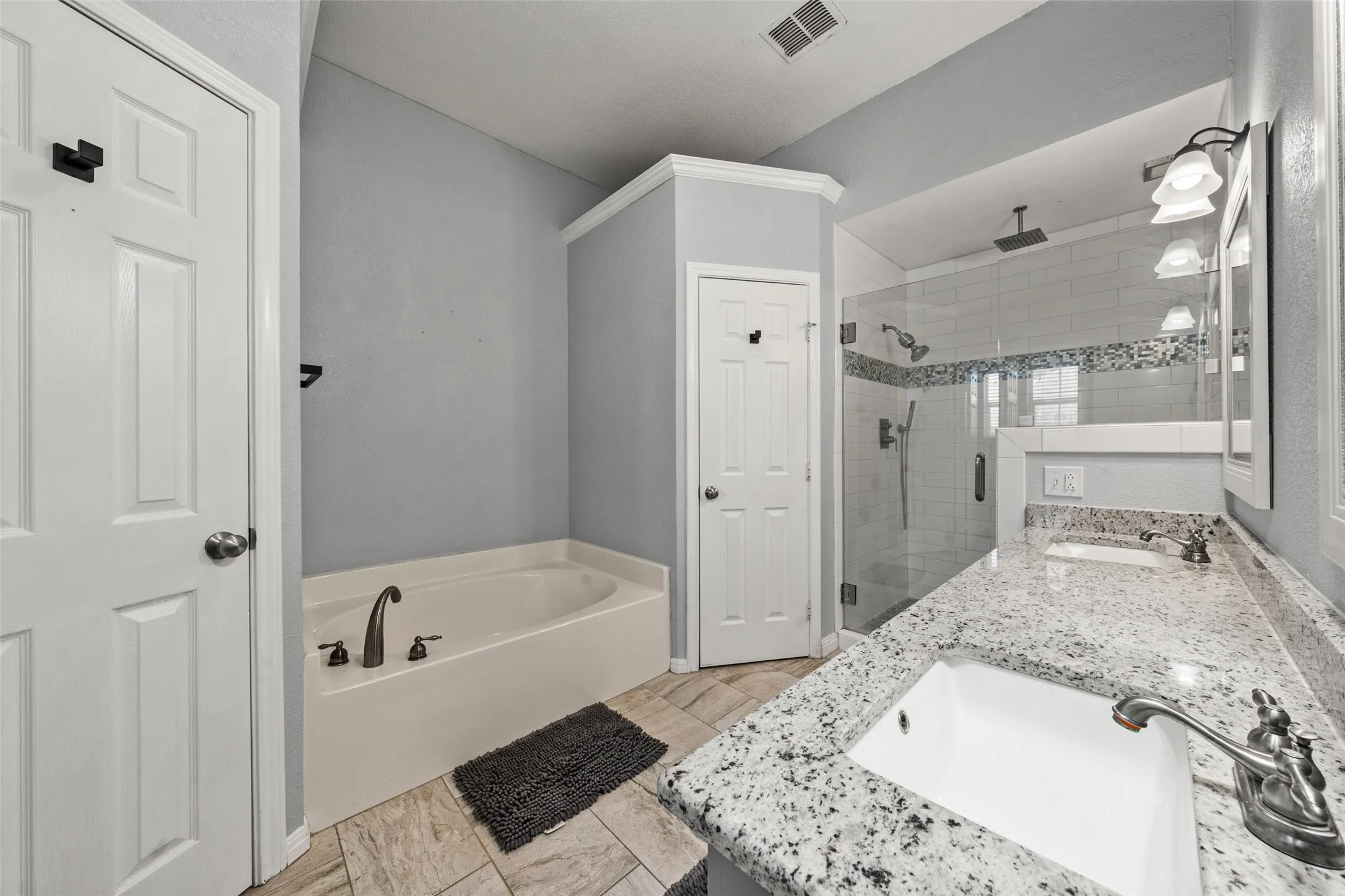 Single Family Residence For Sale in Mc Lennan County , 643 Woodard Lane, Bruceville Eddy, Texas 76630, 3 Bedroom, 2 Bathroom, 2 Garage spaces, 1,707 Sqft, built in 2005, mls#21363032, Real Estate Agent in Bruceville Eddy, Homes For Sale in Mc Lennan county, Homes For Sale in Bruceville Eddy, Realtor in Bruceville Eddy Texas, Real Estate Brokerage Independent Realty Texas, Luminita Cordes Realtor