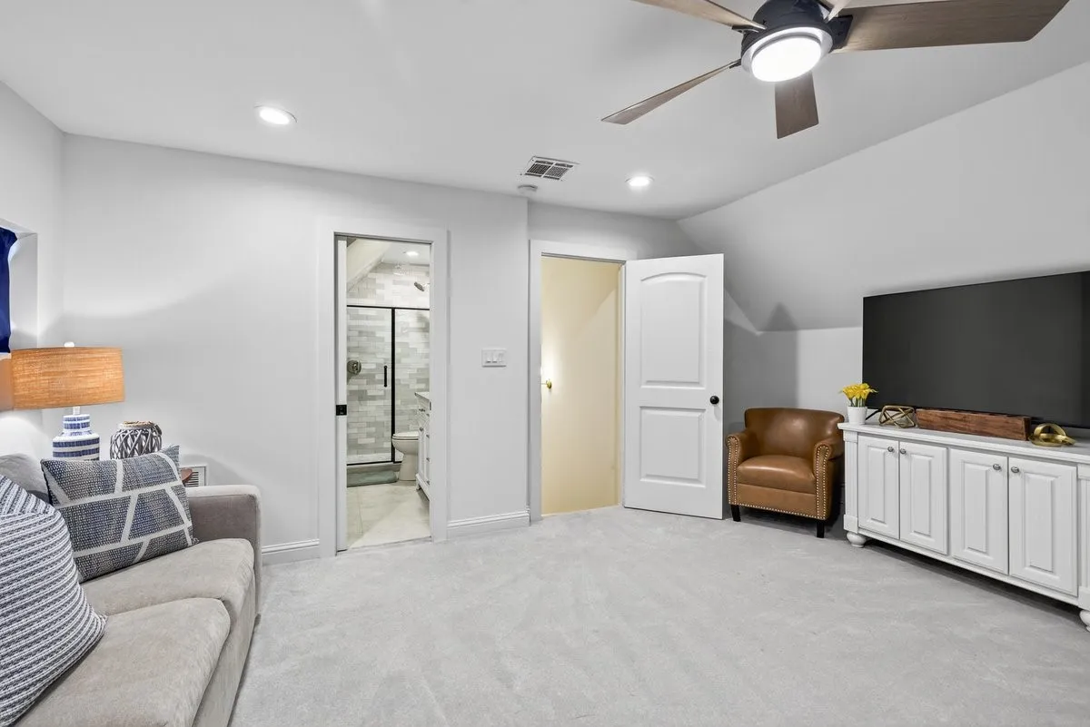 Single Family Residence For Sale in Henderson County , 7065 Layman Drive, Eustace, Texas 75124, 4 Bedroom, 4 Bathroom, 2 Garage spaces, 2,205 Sqft, built in 2008, mls#21363560, Real Estate Agent in Eustace, Homes For Sale in Henderson county, Homes For Sale in Eustace, Realtor in Eustace Texas, Real Estate Brokerage Independent Realty Texas, Luminita Cordes Realtor