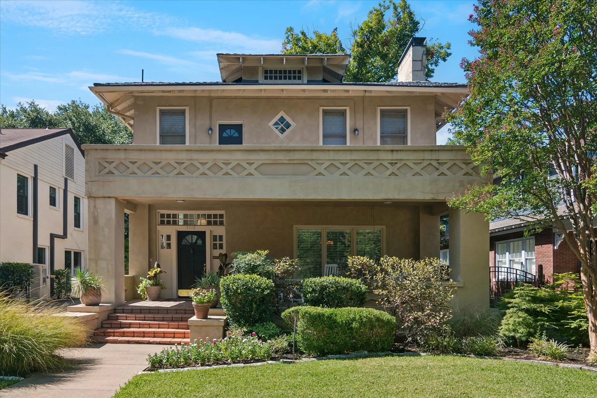 Single Family Residence For Rent in Dallas County , 5712 Goliad Avenue, Dallas, Texas 75206, 4 Bedroom, 3 Bathroom, Garage spaces, 3,072 Sqft, built in 1915, Price $8,250, mls#21363136, Real Estate Agent in Dallas, Homes For Rent in Dallas county, Homes For Rent in Dallas, Realtor in Dallas Texas, Real Estate Brokerage Independent Realty Texas, Luminita Cordes Realtor