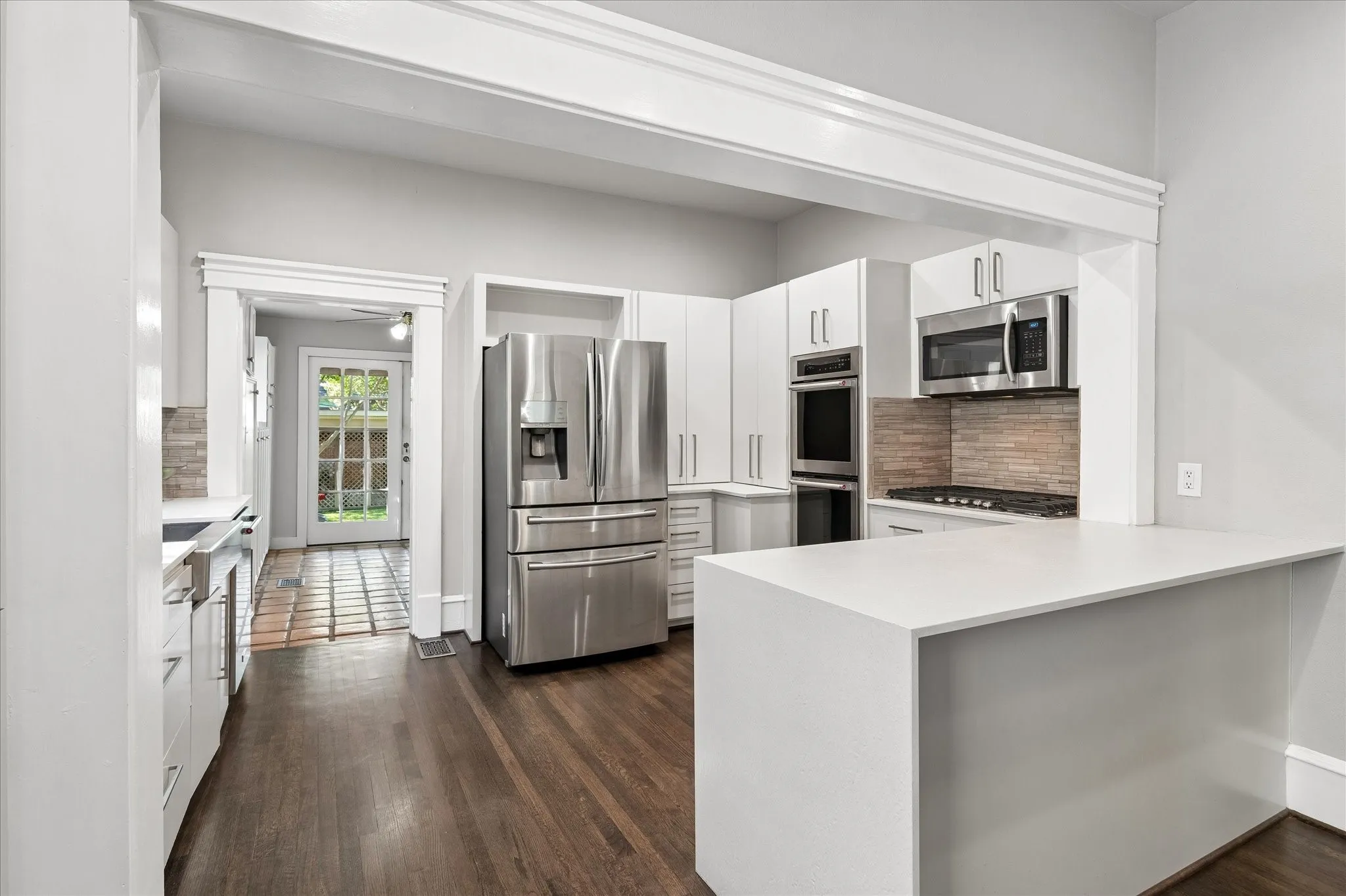 Single Family Residence For Rent in Dallas County , 5712 Goliad Avenue, Dallas, Texas 75206, 4 Bedroom, 3 Bathroom, Garage spaces, 3,072 Sqft, built in 1915, Price $8,250, mls#21363136, Real Estate Agent in Dallas, Homes For Rent in Dallas county, Homes For Rent in Dallas, Realtor in Dallas Texas, Real Estate Brokerage Independent Realty Texas, Luminita Cordes Realtor
