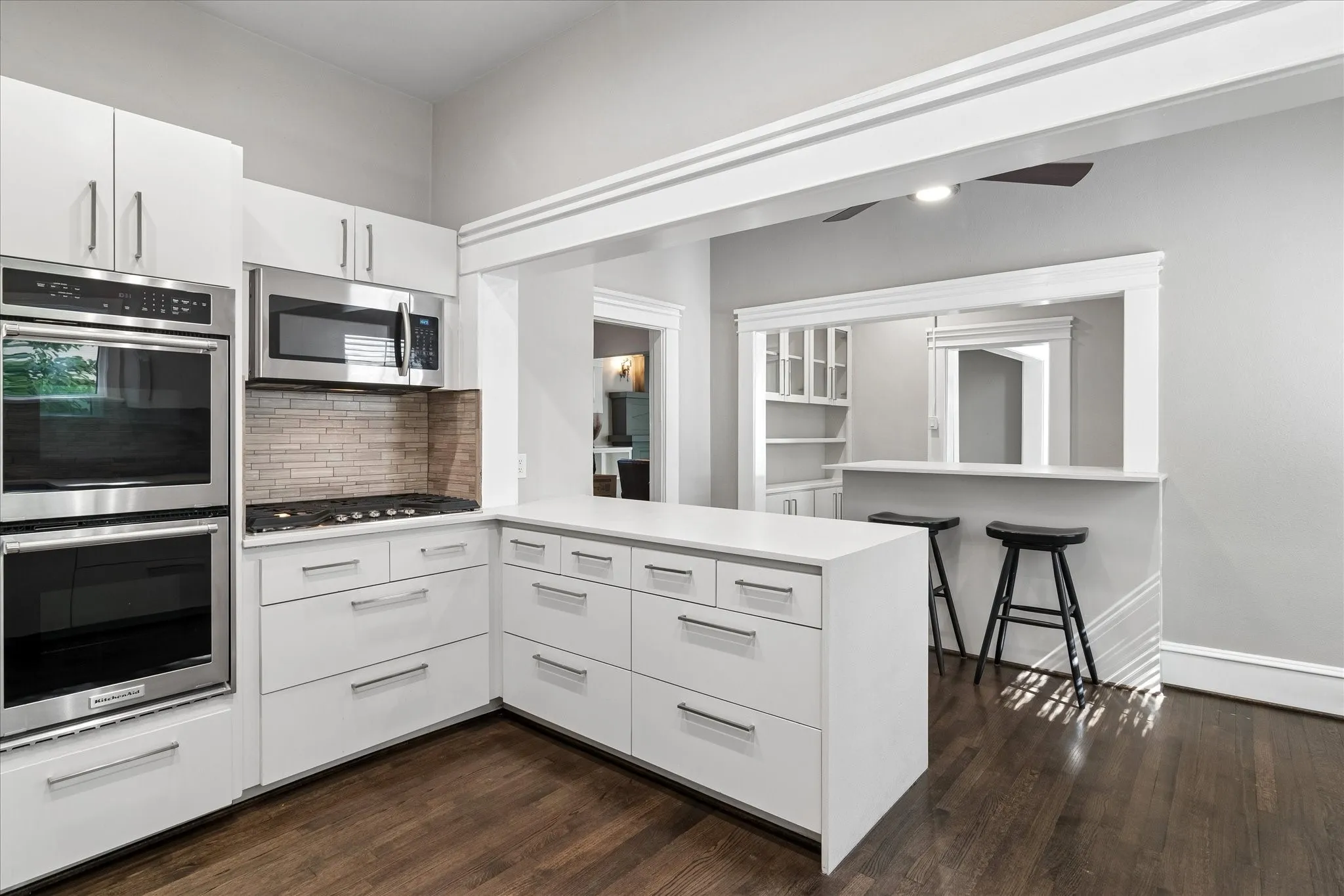 Single Family Residence For Rent in Dallas County , 5712 Goliad Avenue, Dallas, Texas 75206, 4 Bedroom, 3 Bathroom, Garage spaces, 3,072 Sqft, built in 1915, Price $8,250, mls#21363136, Real Estate Agent in Dallas, Homes For Rent in Dallas county, Homes For Rent in Dallas, Realtor in Dallas Texas, Real Estate Brokerage Independent Realty Texas, Luminita Cordes Realtor