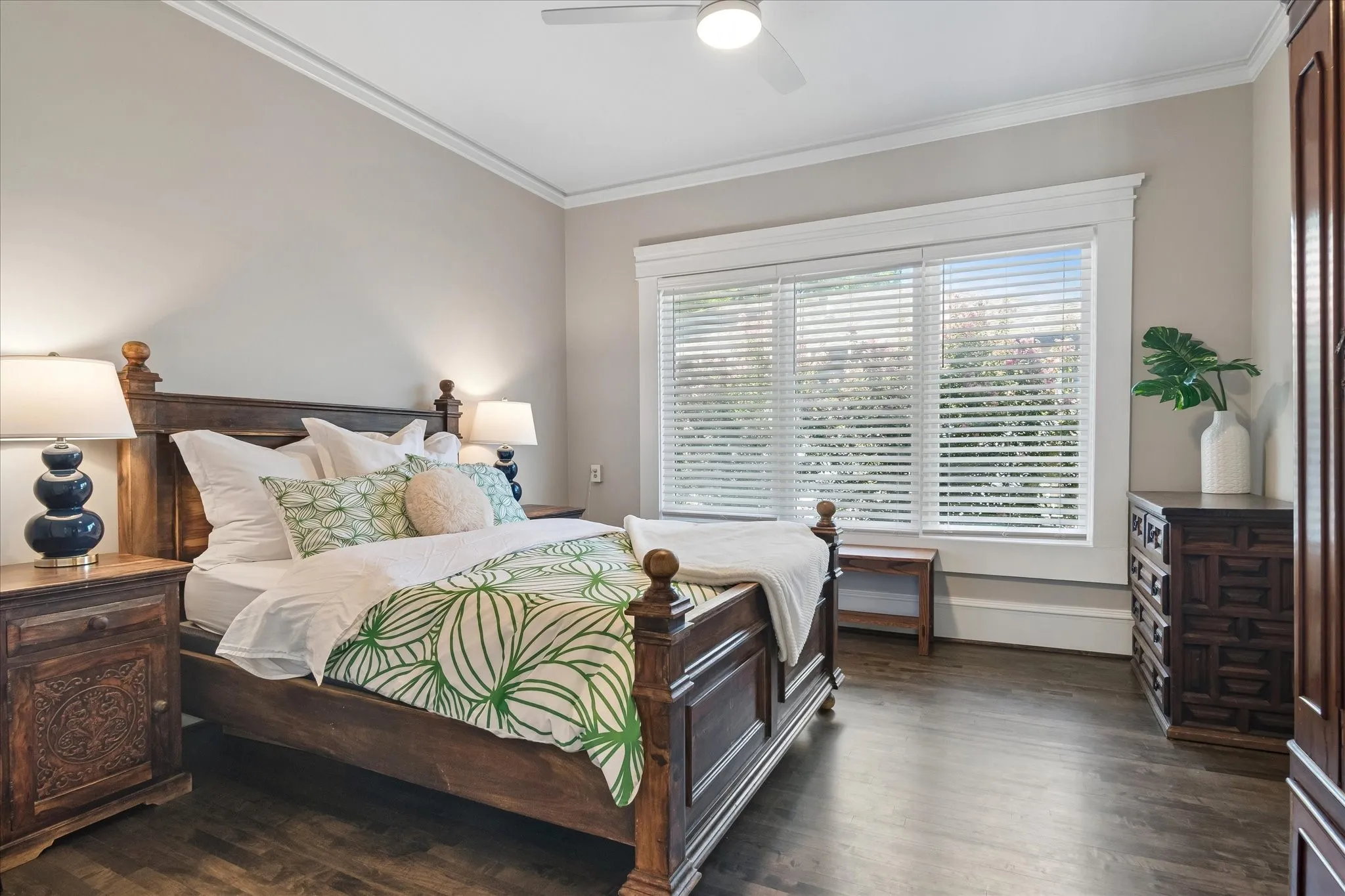 Single Family Residence For Rent in Dallas County , 5712 Goliad Avenue, Dallas, Texas 75206, 4 Bedroom, 3 Bathroom, Garage spaces, 3,072 Sqft, built in 1915, Price $8,250, mls#21363136, Real Estate Agent in Dallas, Homes For Rent in Dallas county, Homes For Rent in Dallas, Realtor in Dallas Texas, Real Estate Brokerage Independent Realty Texas, Luminita Cordes Realtor