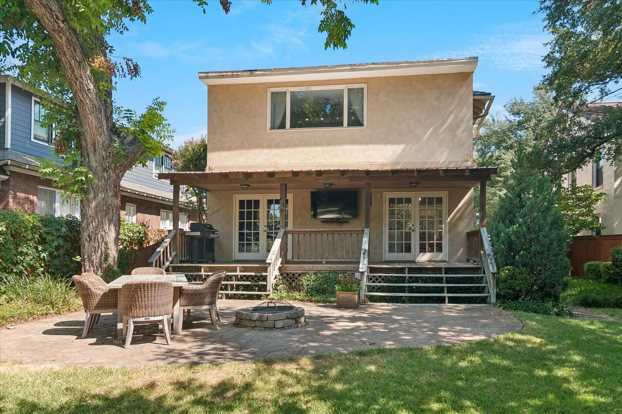 Single Family Residence For Rent in Dallas County , 5712 Goliad Avenue, Dallas, Texas 75206, 4 Bedroom, 3 Bathroom, Garage spaces, 3,072 Sqft, built in 1915, Price $8,250, mls#21363136, Real Estate Agent in Dallas, Homes For Rent in Dallas county, Homes For Rent in Dallas, Realtor in Dallas Texas, Real Estate Brokerage Independent Realty Texas, Luminita Cordes Realtor