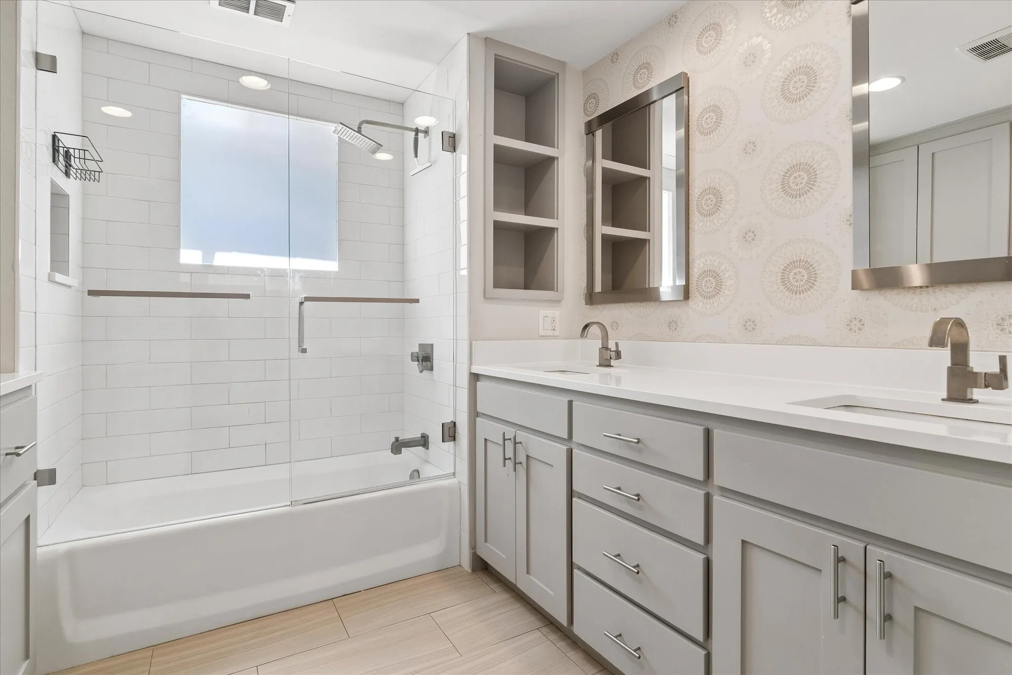 Single Family Residence For Rent in Dallas County , 5712 Goliad Avenue, Dallas, Texas 75206, 4 Bedroom, 3 Bathroom, Garage spaces, 3,072 Sqft, built in 1915, Price $8,250, mls#21363136, Real Estate Agent in Dallas, Homes For Rent in Dallas county, Homes For Rent in Dallas, Realtor in Dallas Texas, Real Estate Brokerage Independent Realty Texas, Luminita Cordes Realtor