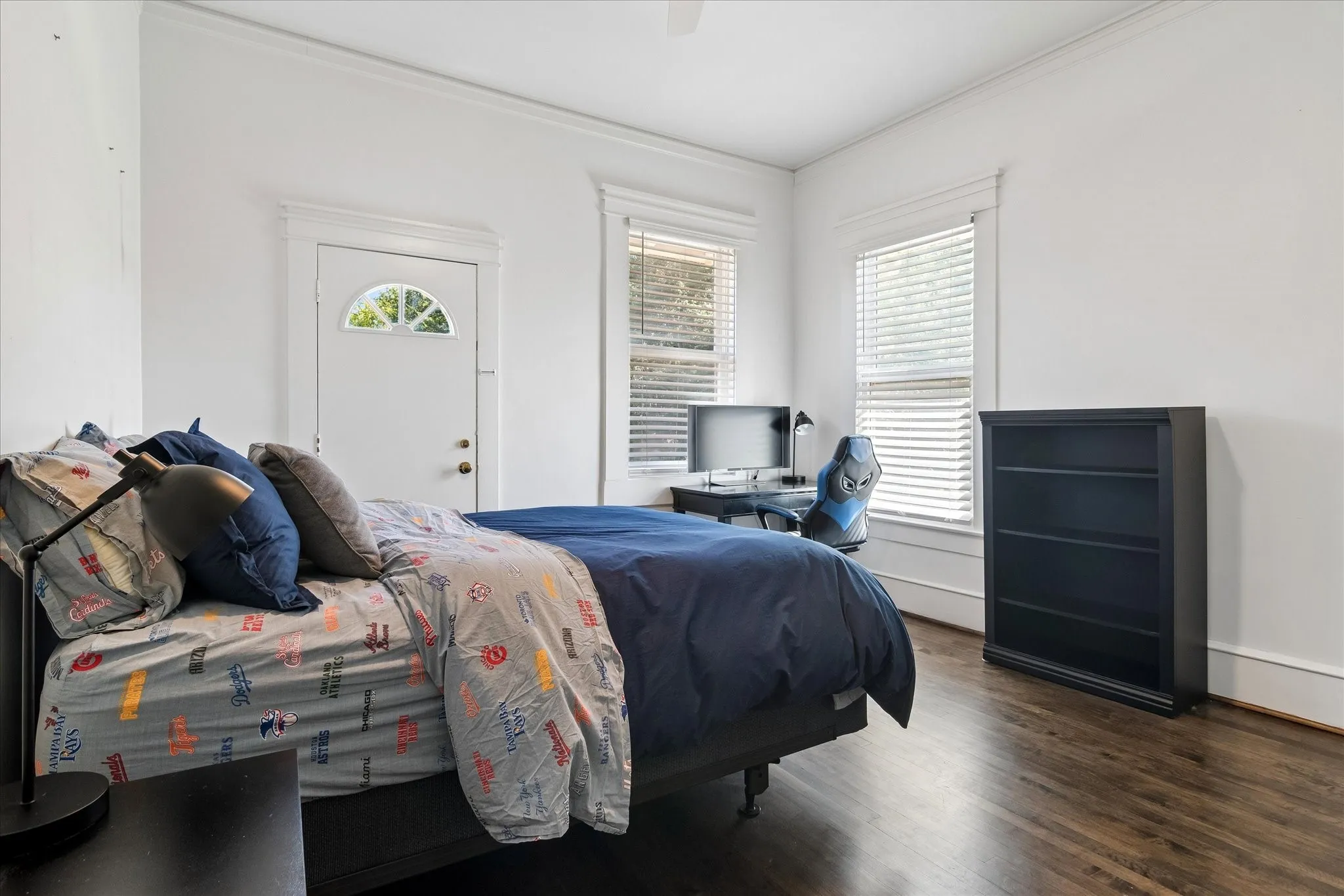 Single Family Residence For Rent in Dallas County , 5712 Goliad Avenue, Dallas, Texas 75206, 4 Bedroom, 3 Bathroom, Garage spaces, 3,072 Sqft, built in 1915, Price $8,250, mls#21363136, Real Estate Agent in Dallas, Homes For Rent in Dallas county, Homes For Rent in Dallas, Realtor in Dallas Texas, Real Estate Brokerage Independent Realty Texas, Luminita Cordes Realtor