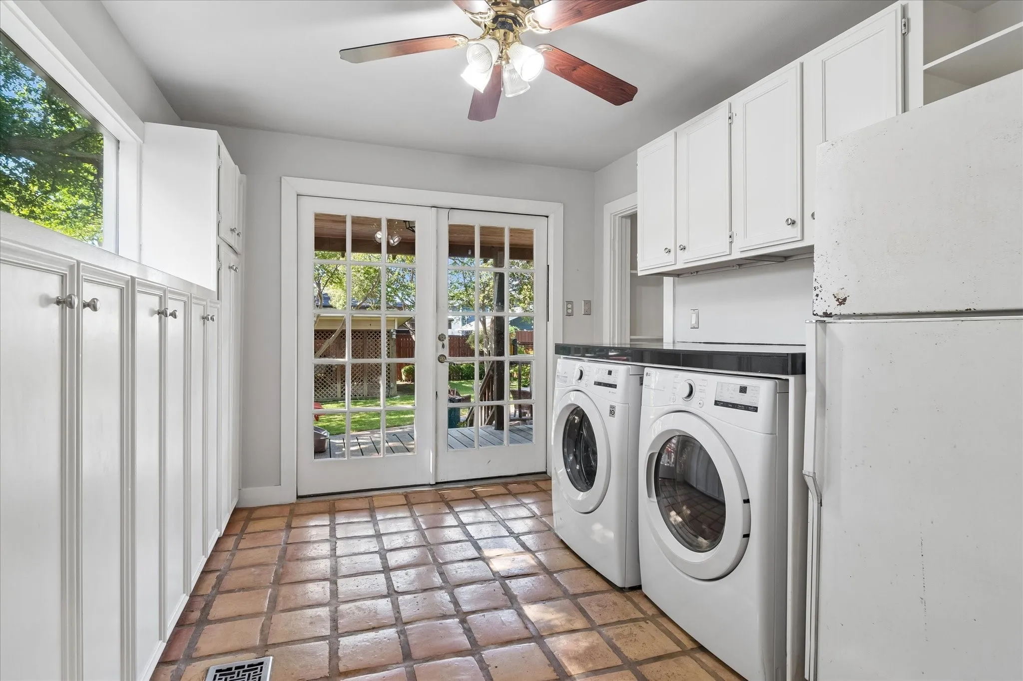 Single Family Residence For Rent in Dallas County , 5712 Goliad Avenue, Dallas, Texas 75206, 4 Bedroom, 3 Bathroom, Garage spaces, 3,072 Sqft, built in 1915, Price $8,250, mls#21363136, Real Estate Agent in Dallas, Homes For Rent in Dallas county, Homes For Rent in Dallas, Realtor in Dallas Texas, Real Estate Brokerage Independent Realty Texas, Luminita Cordes Realtor