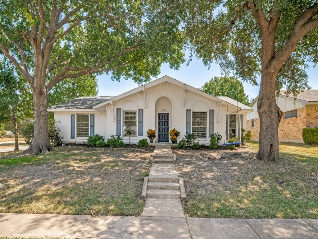 Single Family Residence For Sale in Dallas County , 2600 Montclair Lane, Mesquite, Texas 75150, 4 Bedroom, 2 Bathroom, 2 Garage spaces, 2,104 Sqft, built in 1974, mls#21354077, Real Estate Agent in Mesquite, Homes For Sale in Dallas county, Homes For Sale in Mesquite, Realtor in Mesquite Texas, Real Estate Brokerage Independent Realty Texas, Luminita Cordes Realtor