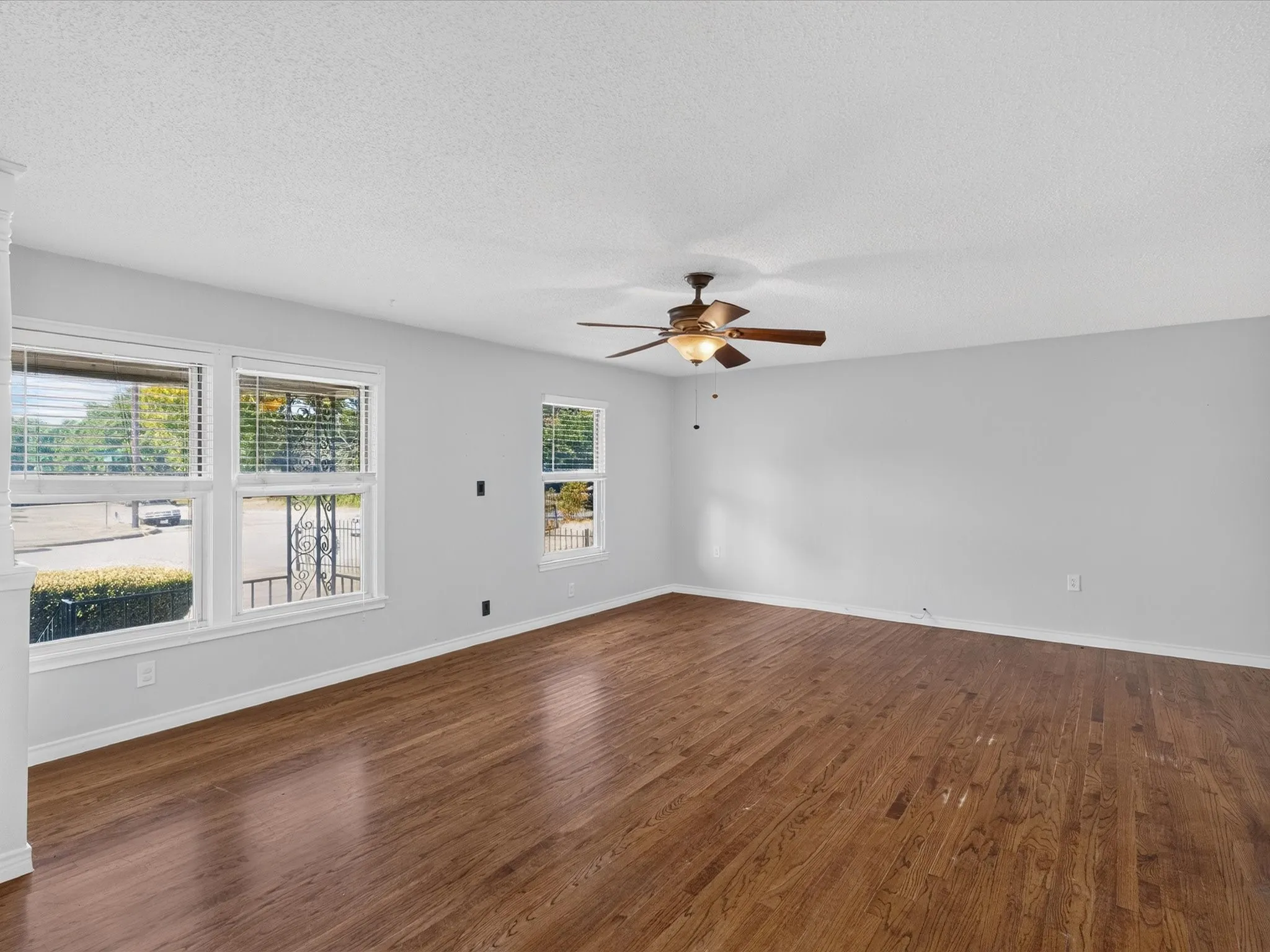 Single Family Residence For Sale in Dallas County , 8133 Cavalier Circle, Dallas, Texas 75227, 3 Bedroom, 2 Bathroom, Garage spaces, 1,403 Sqft, built in 1957, mls#21363551, Real Estate Agent in Dallas, Homes For Sale in Dallas county, Homes For Sale in Dallas, Realtor in Dallas Texas, Real Estate Brokerage Independent Realty Texas, Luminita Cordes Realtor