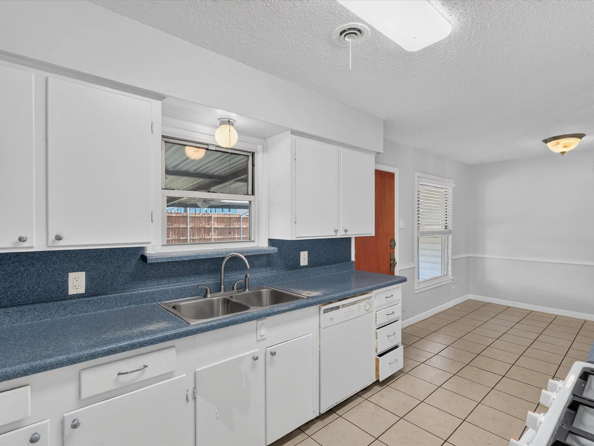 Single Family Residence For Sale in Dallas County , 8133 Cavalier Circle, Dallas, Texas 75227, 3 Bedroom, 2 Bathroom, Garage spaces, 1,403 Sqft, built in 1957, mls#21363551, Real Estate Agent in Dallas, Homes For Sale in Dallas county, Homes For Sale in Dallas, Realtor in Dallas Texas, Real Estate Brokerage Independent Realty Texas, Luminita Cordes Realtor