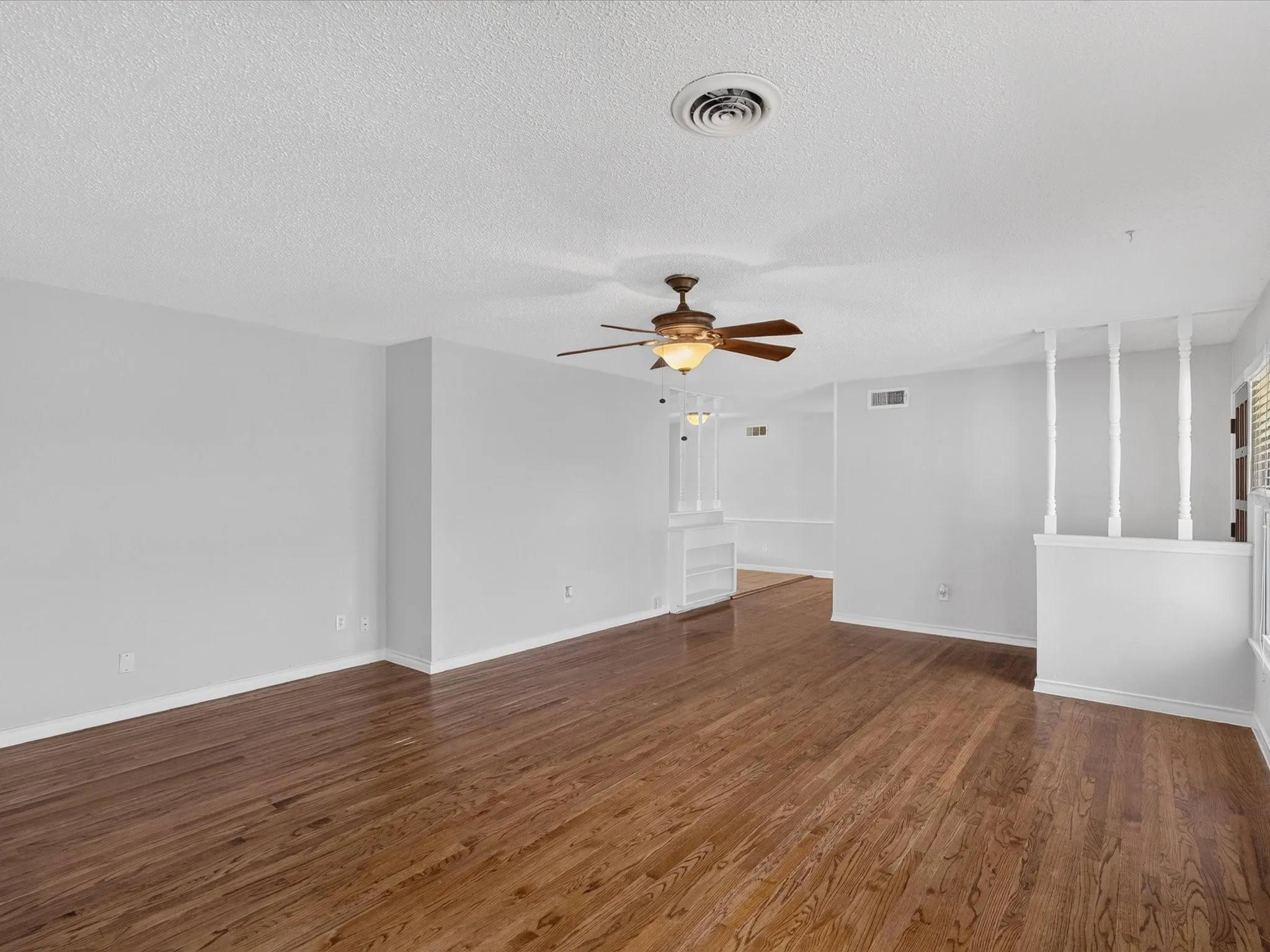 Single Family Residence For Sale in Dallas County , 8133 Cavalier Circle, Dallas, Texas 75227, 3 Bedroom, 2 Bathroom, Garage spaces, 1,403 Sqft, built in 1957, mls#21363551, Real Estate Agent in Dallas, Homes For Sale in Dallas county, Homes For Sale in Dallas, Realtor in Dallas Texas, Real Estate Brokerage Independent Realty Texas, Luminita Cordes Realtor