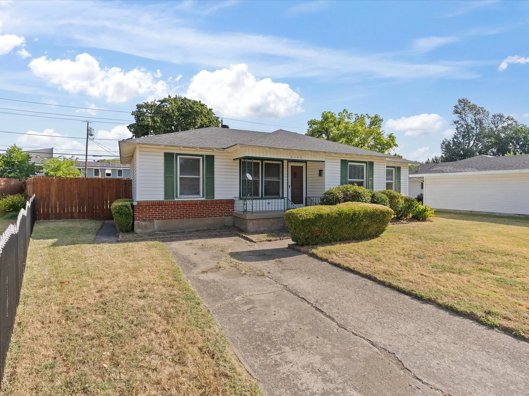 Single Family Residence For Sale in Dallas County , 8133 Cavalier Circle, Dallas, Texas 75227, 3 Bedroom, 2 Bathroom, Garage spaces, 1,403 Sqft, built in 1957, mls#21363551, Real Estate Agent in Dallas, Homes For Sale in Dallas county, Homes For Sale in Dallas, Realtor in Dallas Texas, Real Estate Brokerage Independent Realty Texas, Luminita Cordes Realtor