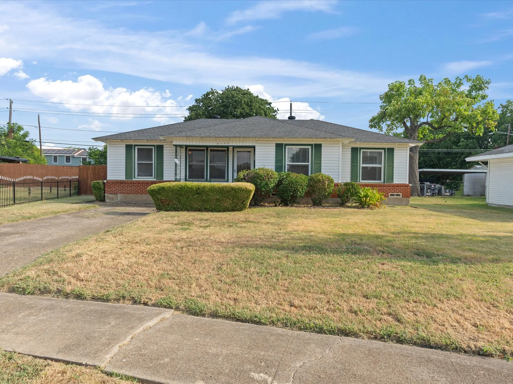 Single Family Residence For Sale in Dallas County , 8133 Cavalier Circle, Dallas, Texas 75227, 3 Bedroom, 2 Bathroom, Garage spaces, 1,403 Sqft, built in 1957, mls#21363551, Real Estate Agent in Dallas, Homes For Sale in Dallas county, Homes For Sale in Dallas, Realtor in Dallas Texas, Real Estate Brokerage Independent Realty Texas, Luminita Cordes Realtor
