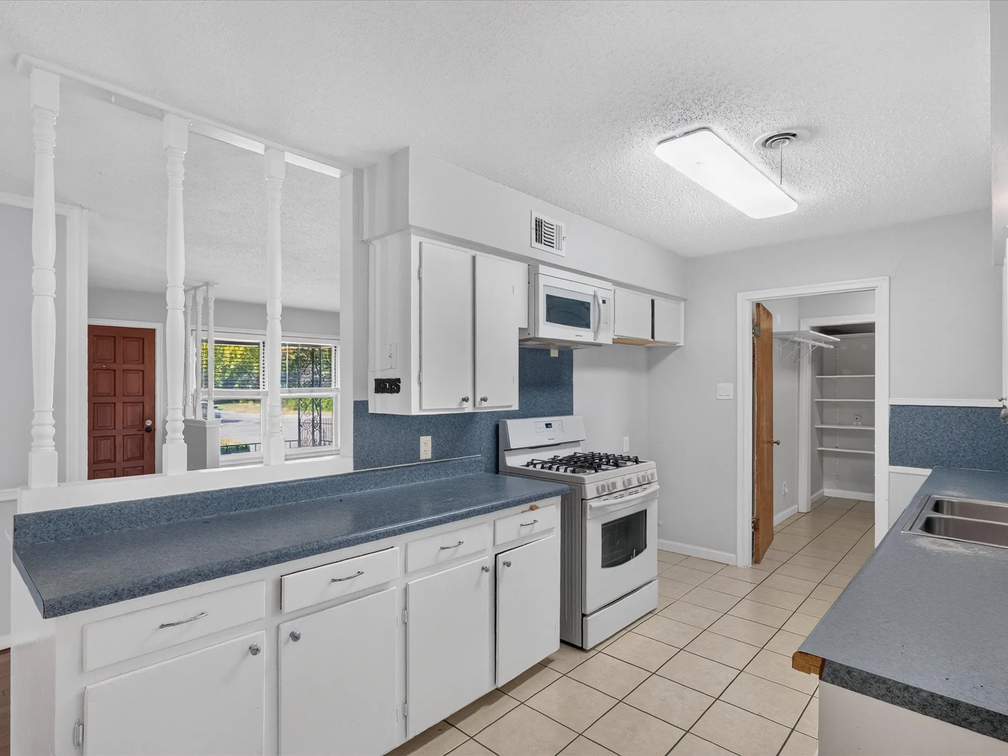 Single Family Residence For Sale in Dallas County , 8133 Cavalier Circle, Dallas, Texas 75227, 3 Bedroom, 2 Bathroom, Garage spaces, 1,403 Sqft, built in 1957, mls#21363551, Real Estate Agent in Dallas, Homes For Sale in Dallas county, Homes For Sale in Dallas, Realtor in Dallas Texas, Real Estate Brokerage Independent Realty Texas, Luminita Cordes Realtor