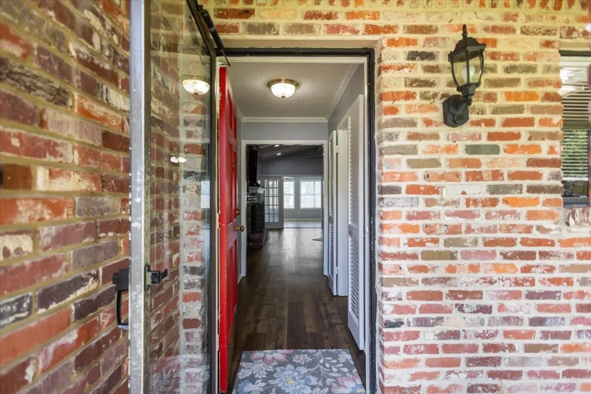 Single Family Residence For Sale in Smith County , 1100 Foxglove Lane, Tyler, Texas 75703, 3 Bedroom, 4 Bathroom, 2 Garage spaces, 1,959 Sqft, built in 1983, mls#21363563, Real Estate Agent in Tyler, Homes For Sale in Smith county, Homes For Sale in Tyler, Realtor in Tyler Texas, Real Estate Brokerage Independent Realty Texas, Luminita Cordes Realtor