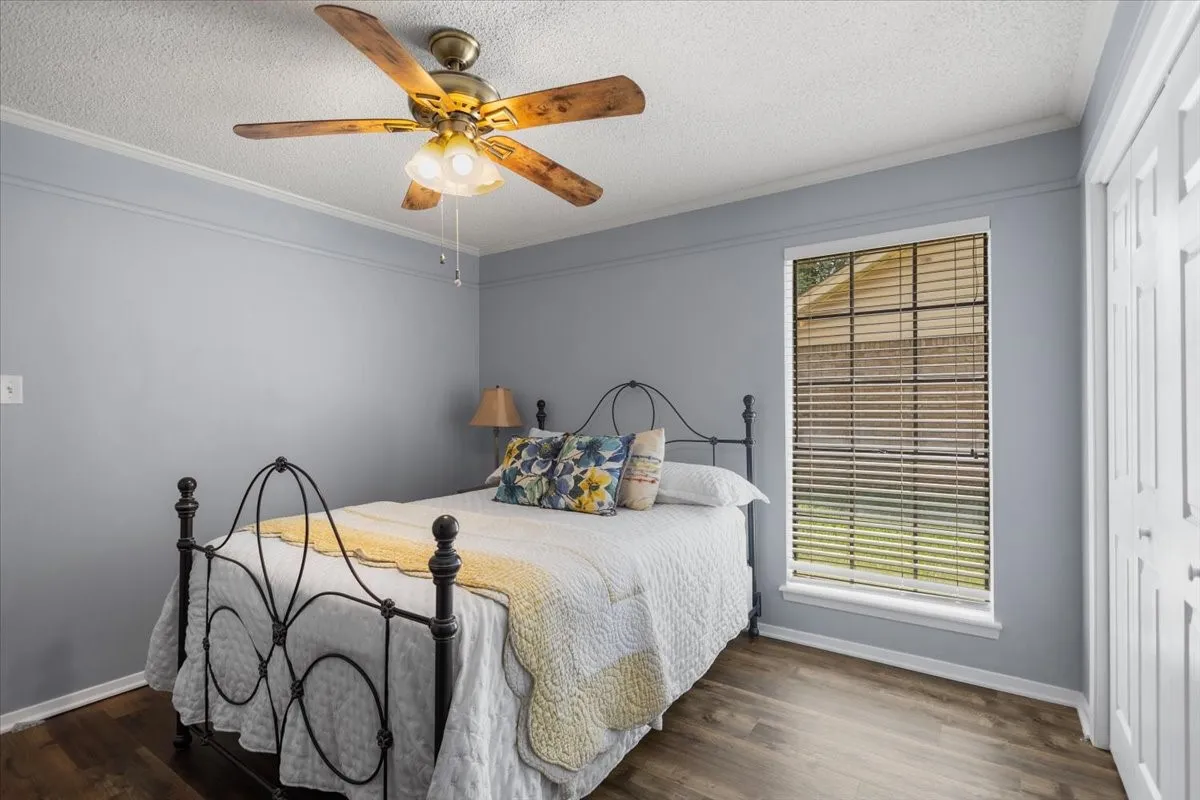 Single Family Residence For Sale in Smith County , 1100 Foxglove Lane, Tyler, Texas 75703, 3 Bedroom, 4 Bathroom, 2 Garage spaces, 1,959 Sqft, built in 1983, mls#21363563, Real Estate Agent in Tyler, Homes For Sale in Smith county, Homes For Sale in Tyler, Realtor in Tyler Texas, Real Estate Brokerage Independent Realty Texas, Luminita Cordes Realtor