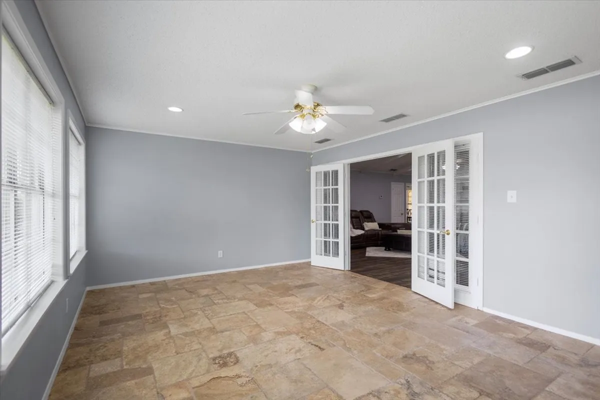Single Family Residence For Sale in Smith County , 1100 Foxglove Lane, Tyler, Texas 75703, 3 Bedroom, 4 Bathroom, 2 Garage spaces, 1,959 Sqft, built in 1983, mls#21363563, Real Estate Agent in Tyler, Homes For Sale in Smith county, Homes For Sale in Tyler, Realtor in Tyler Texas, Real Estate Brokerage Independent Realty Texas, Luminita Cordes Realtor