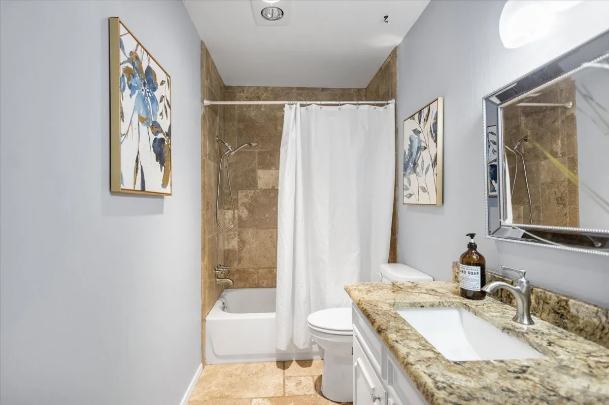 Single Family Residence For Sale in Smith County , 1100 Foxglove Lane, Tyler, Texas 75703, 3 Bedroom, 4 Bathroom, 2 Garage spaces, 1,959 Sqft, built in 1983, mls#21363563, Real Estate Agent in Tyler, Homes For Sale in Smith county, Homes For Sale in Tyler, Realtor in Tyler Texas, Real Estate Brokerage Independent Realty Texas, Luminita Cordes Realtor