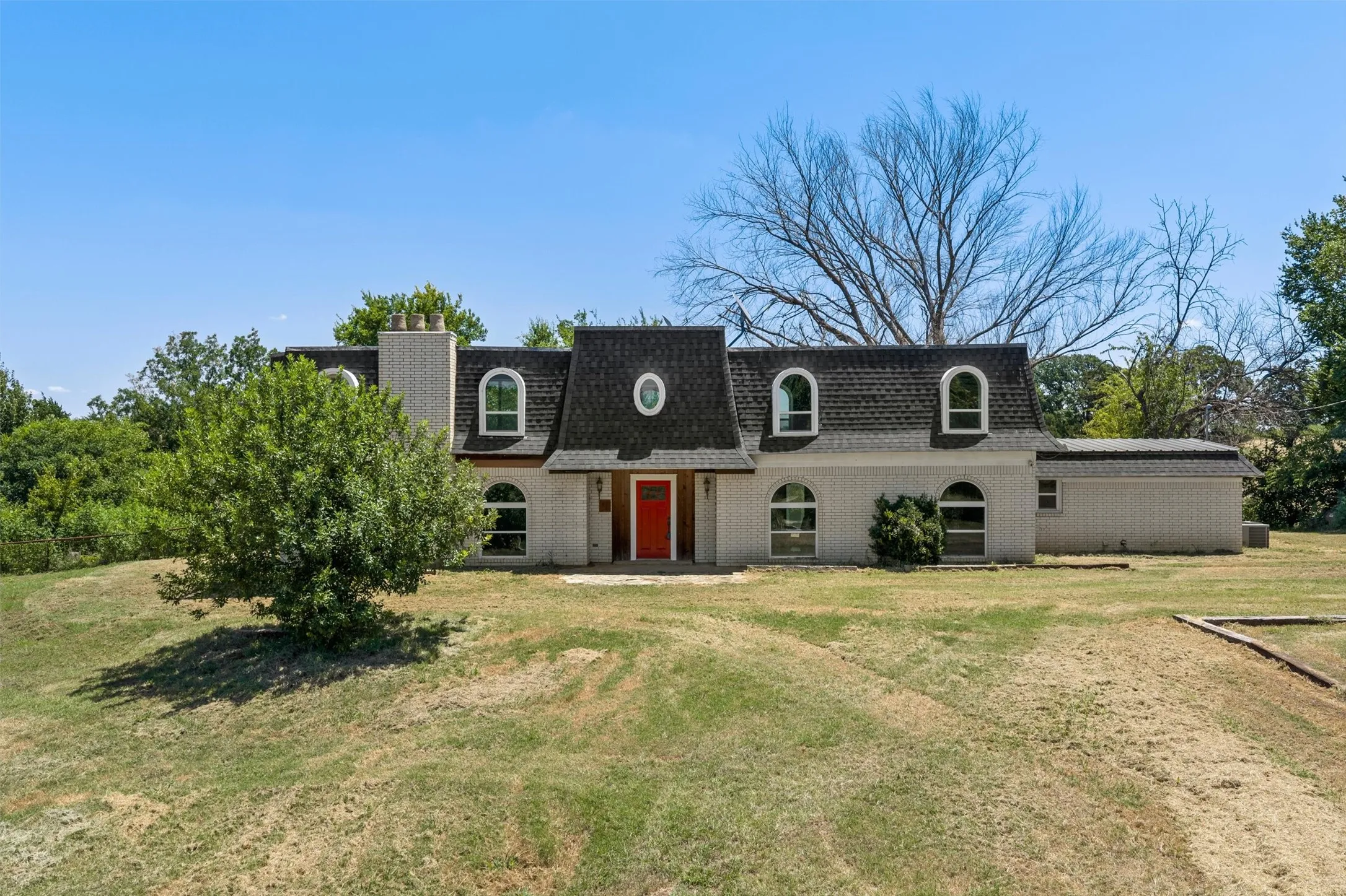 Single Family Residence For Sale in Grayson County , 41 Kelsey Road, Denison, Texas 75021, 5 Bedroom, 2 Bathroom, 2 Garage spaces, 2,908 Sqft, built in 1979, mls#21363542, Real Estate Agent in Denison, Homes For Sale in Grayson county, Homes For Sale in Denison, Realtor in Denison Texas, Real Estate Brokerage Independent Realty Texas, Luminita Cordes Realtor