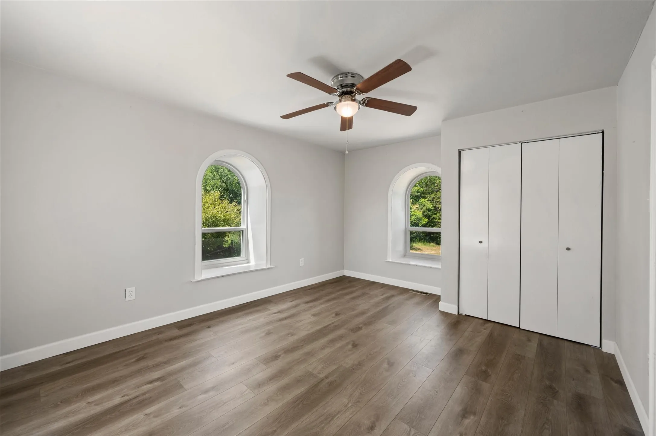 Upstairs secondary bedroom