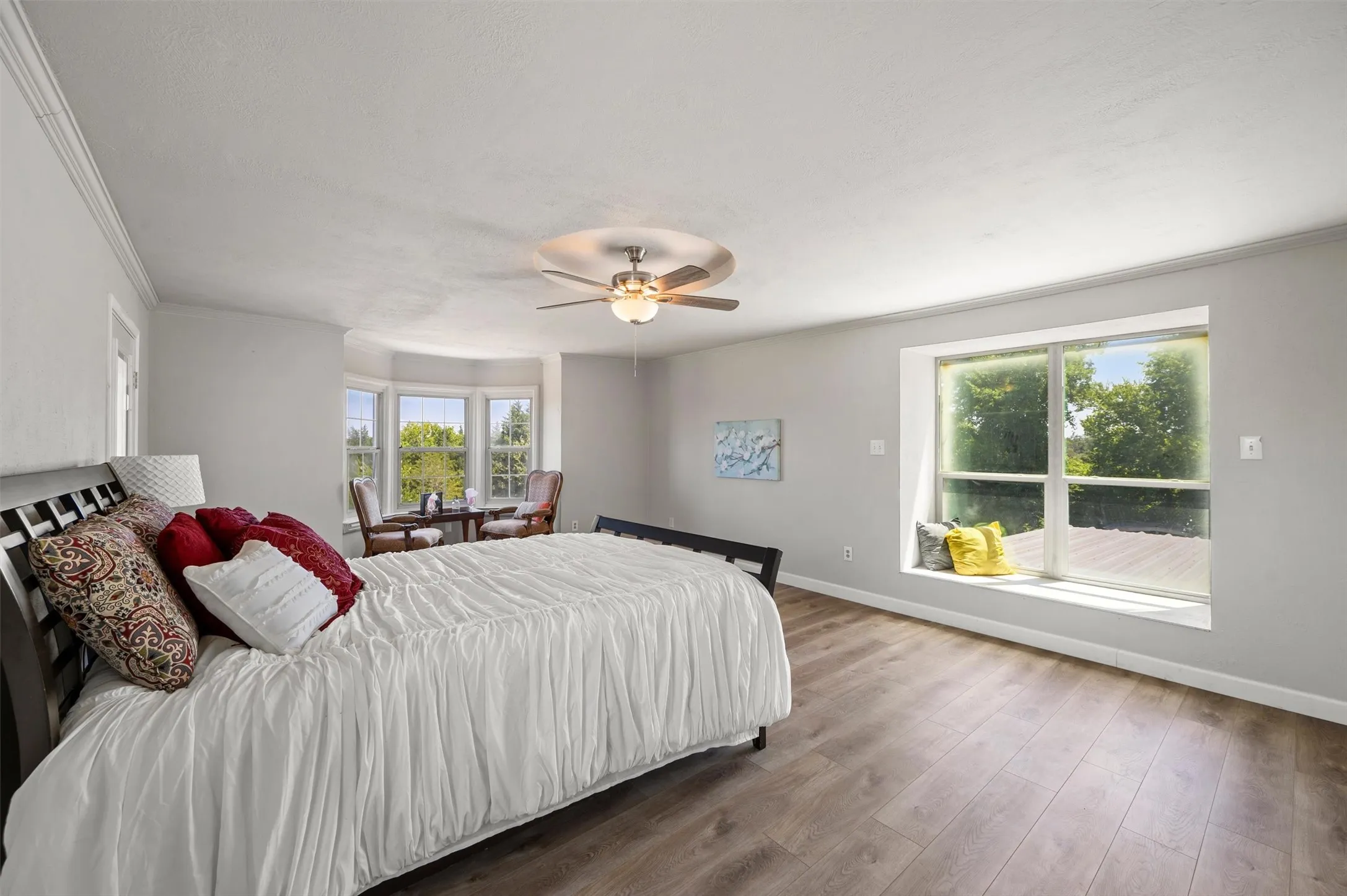 Spacious primary with sitting area.