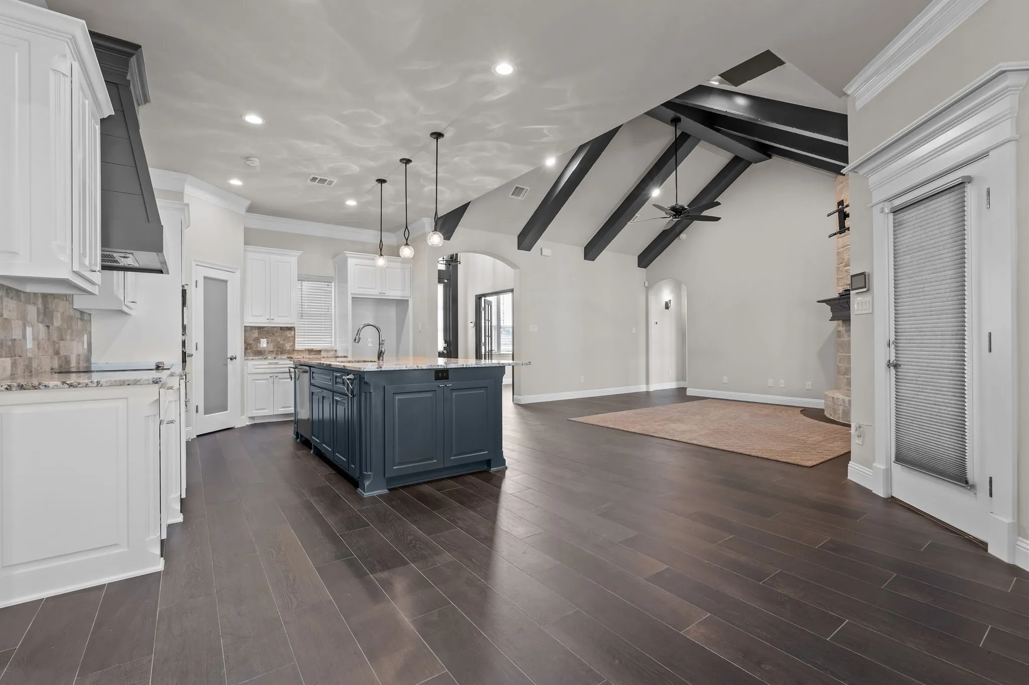 Single Family Residence For Sale in Parker County , 345 Palo Alto Drive, Springtown, Texas 76082, 4 Bedroom, 2 Bathroom, 3 Garage spaces, 2,406 Sqft, built in 2019, mls#21362401, Real Estate Agent in Springtown, Homes For Sale in Parker county, Homes For Sale in Springtown, Realtor in Springtown Texas, Real Estate Brokerage Independent Realty Texas, Luminita Cordes Realtor