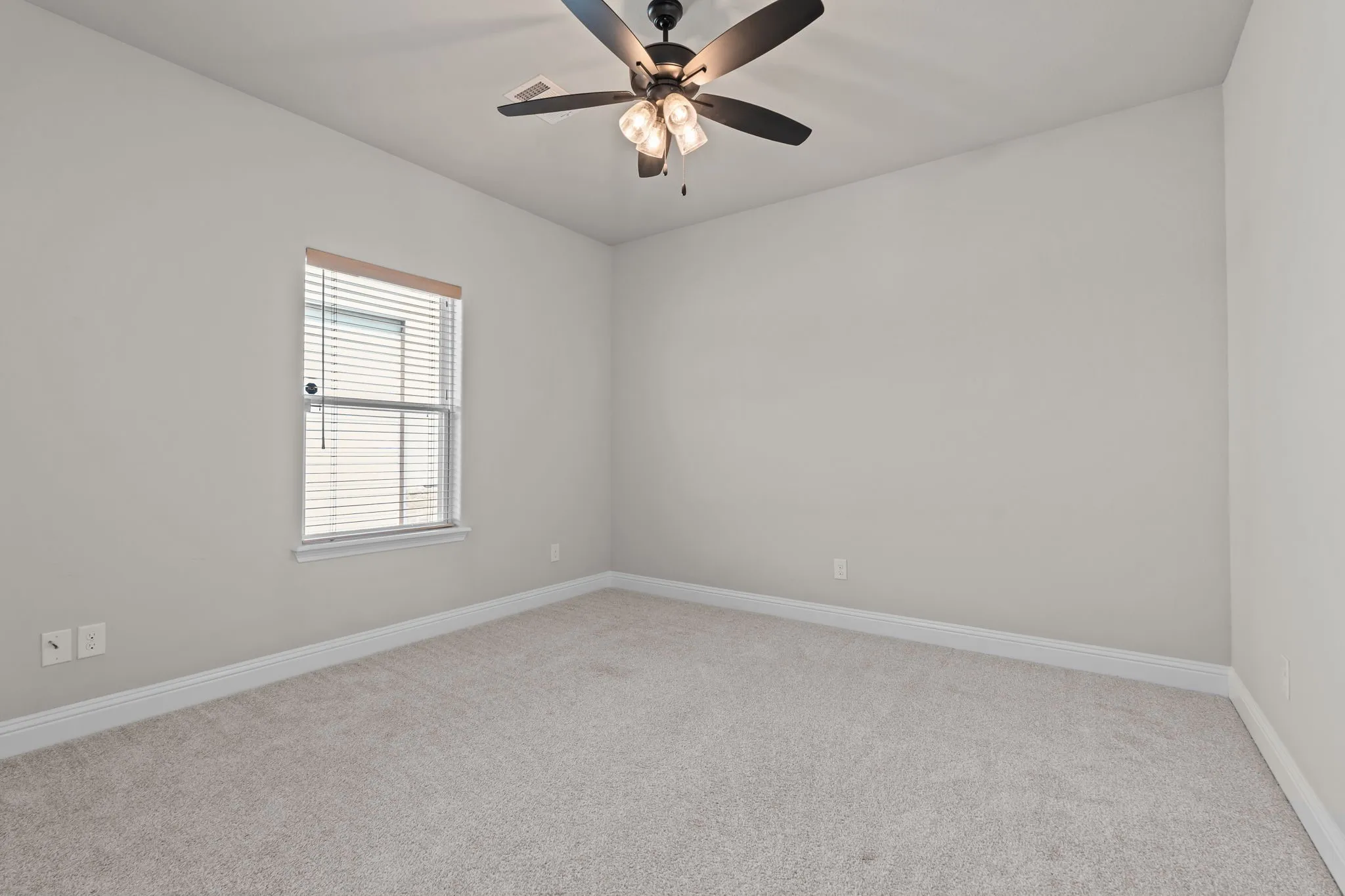 Single Family Residence For Sale in Parker County , 345 Palo Alto Drive, Springtown, Texas 76082, 4 Bedroom, 2 Bathroom, 3 Garage spaces, 2,406 Sqft, built in 2019, mls#21362401, Real Estate Agent in Springtown, Homes For Sale in Parker county, Homes For Sale in Springtown, Realtor in Springtown Texas, Real Estate Brokerage Independent Realty Texas, Luminita Cordes Realtor