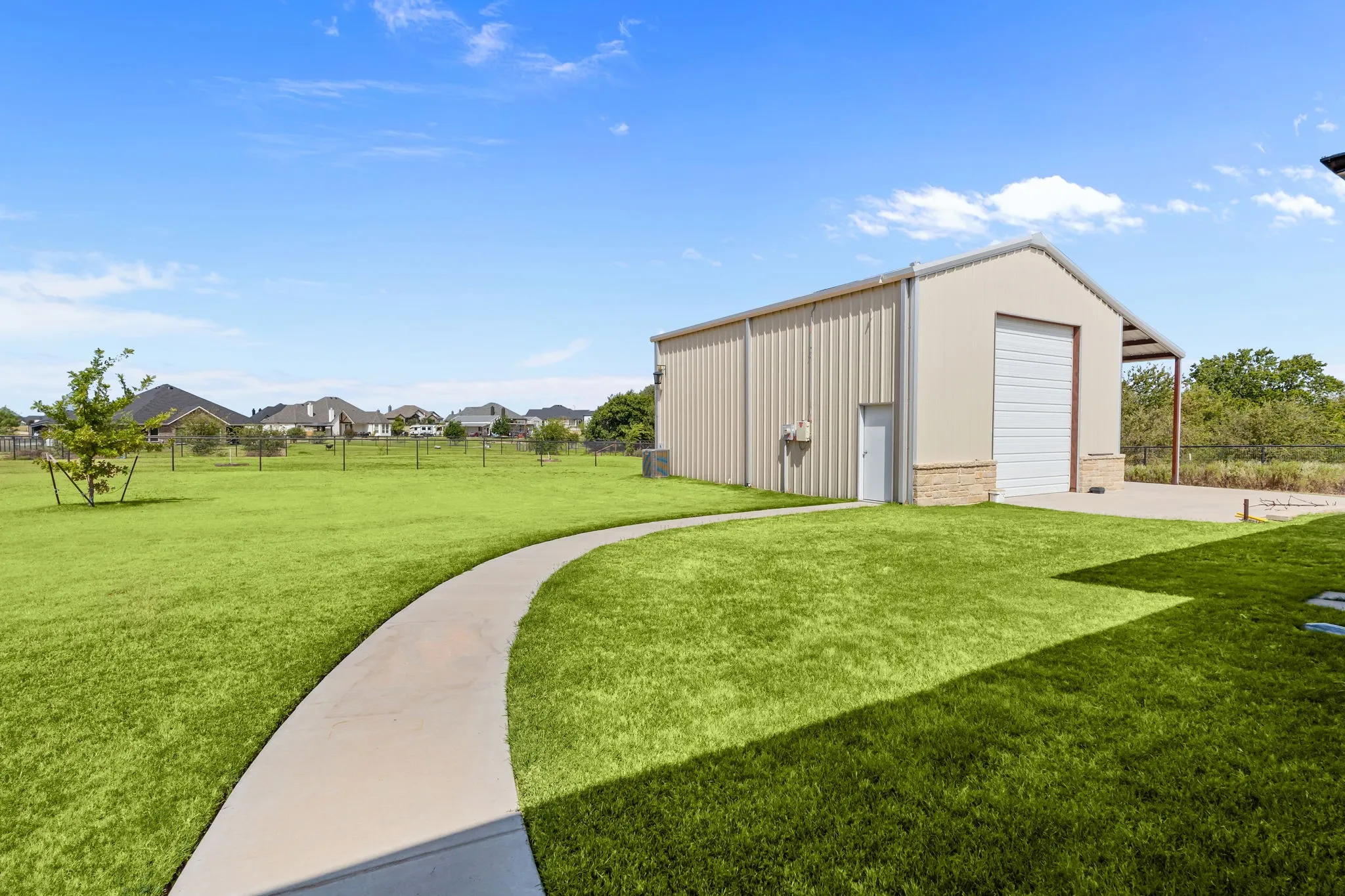 Single Family Residence For Sale in Parker County , 345 Palo Alto Drive, Springtown, Texas 76082, 4 Bedroom, 2 Bathroom, 3 Garage spaces, 2,406 Sqft, built in 2019, mls#21362401, Real Estate Agent in Springtown, Homes For Sale in Parker county, Homes For Sale in Springtown, Realtor in Springtown Texas, Real Estate Brokerage Independent Realty Texas, Luminita Cordes Realtor