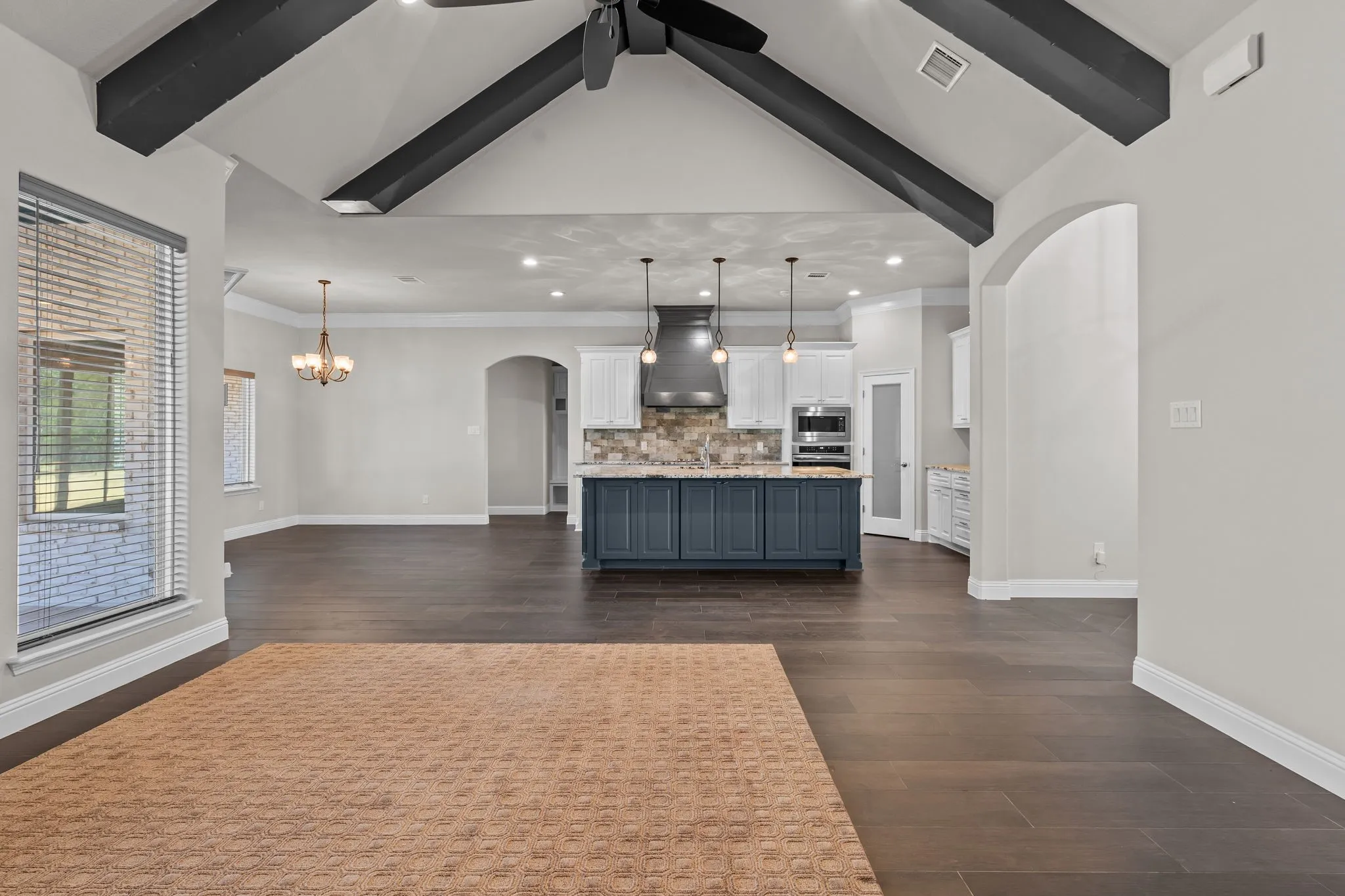 Single Family Residence For Sale in Parker County , 345 Palo Alto Drive, Springtown, Texas 76082, 4 Bedroom, 2 Bathroom, 3 Garage spaces, 2,406 Sqft, built in 2019, mls#21362401, Real Estate Agent in Springtown, Homes For Sale in Parker county, Homes For Sale in Springtown, Realtor in Springtown Texas, Real Estate Brokerage Independent Realty Texas, Luminita Cordes Realtor