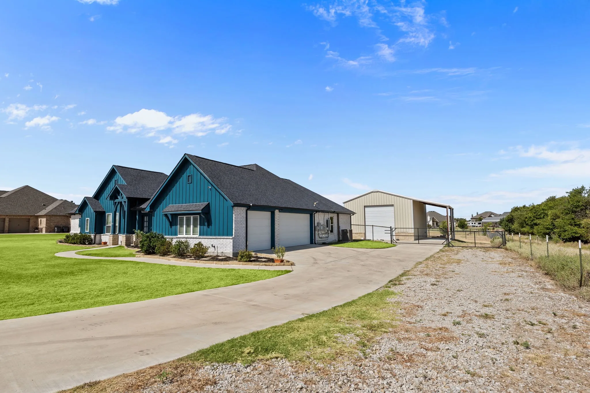 Single Family Residence For Sale in Parker County , 345 Palo Alto Drive, Springtown, Texas 76082, 4 Bedroom, 2 Bathroom, 3 Garage spaces, 2,406 Sqft, built in 2019, mls#21362401, Real Estate Agent in Springtown, Homes For Sale in Parker county, Homes For Sale in Springtown, Realtor in Springtown Texas, Real Estate Brokerage Independent Realty Texas, Luminita Cordes Realtor